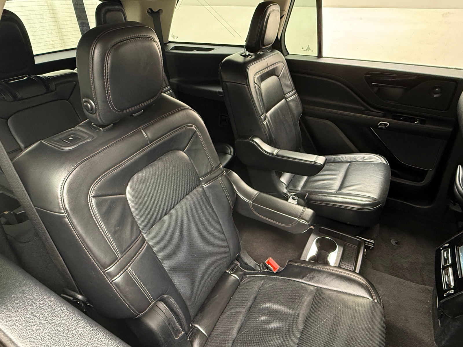 Thumbnail: 2020 Lincoln Aviator - 5