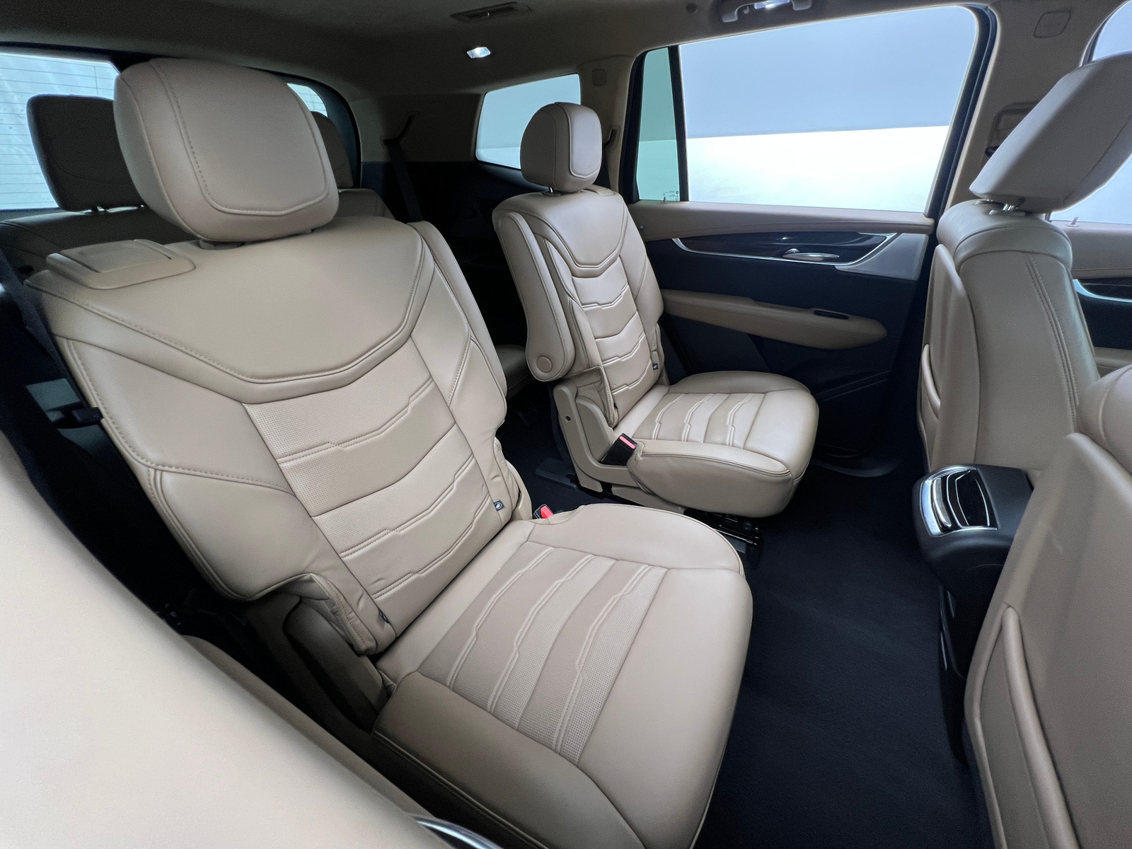 Thumbnail: 2022 Cadillac XT6 - 5