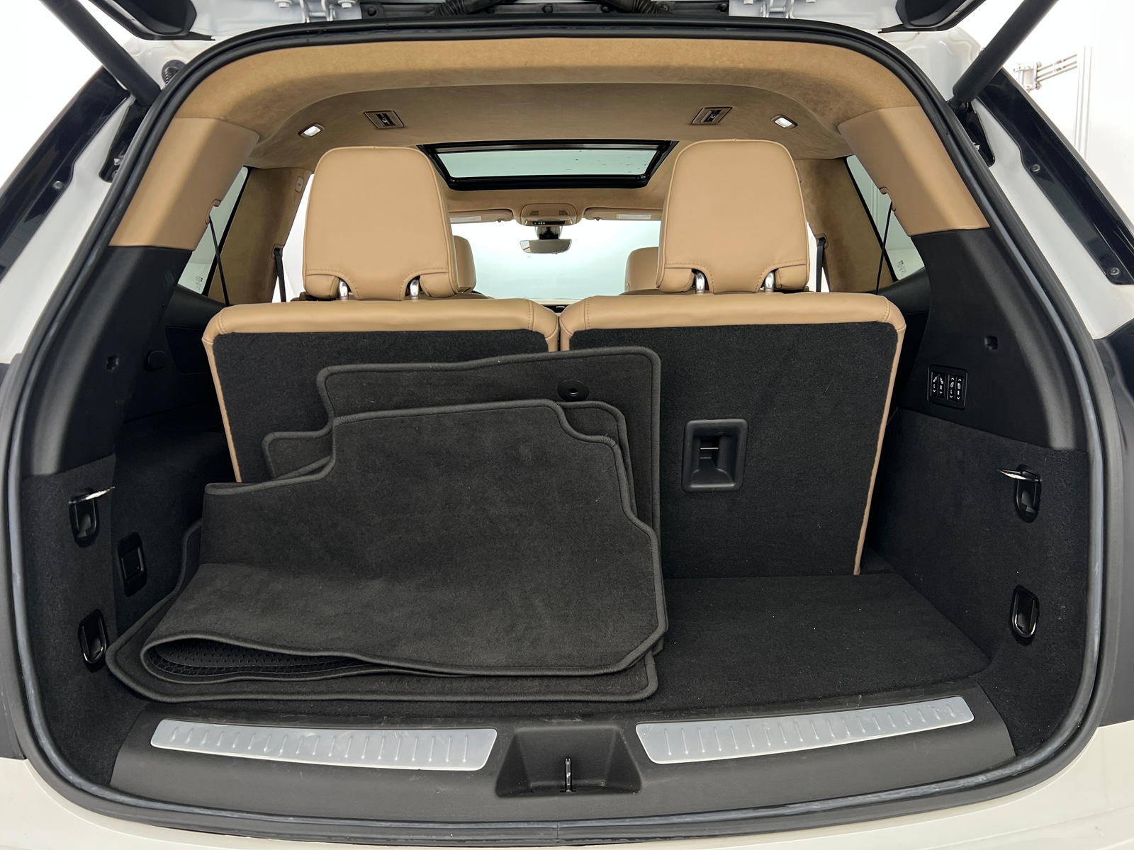 Thumbnail: 2022 Cadillac XT6 - 6