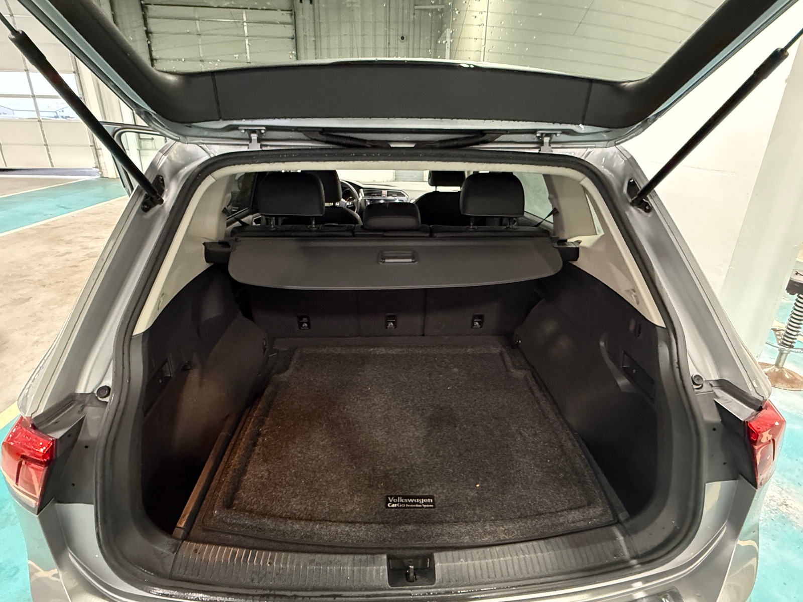 Thumbnail: 2021 Volkswagen Tiguan - 6