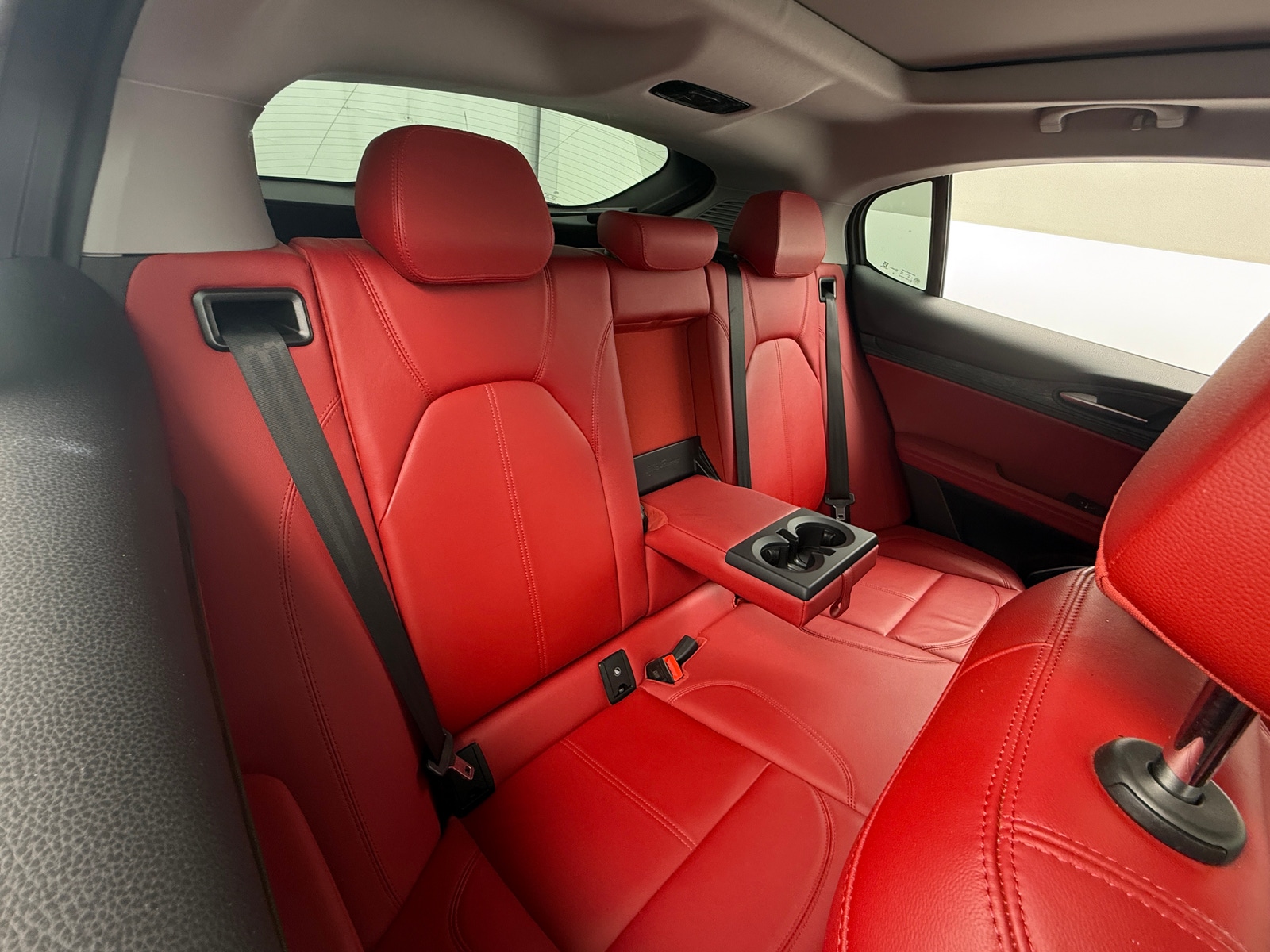 Thumbnail: 2020 Alfa Romeo Stelvio - 5