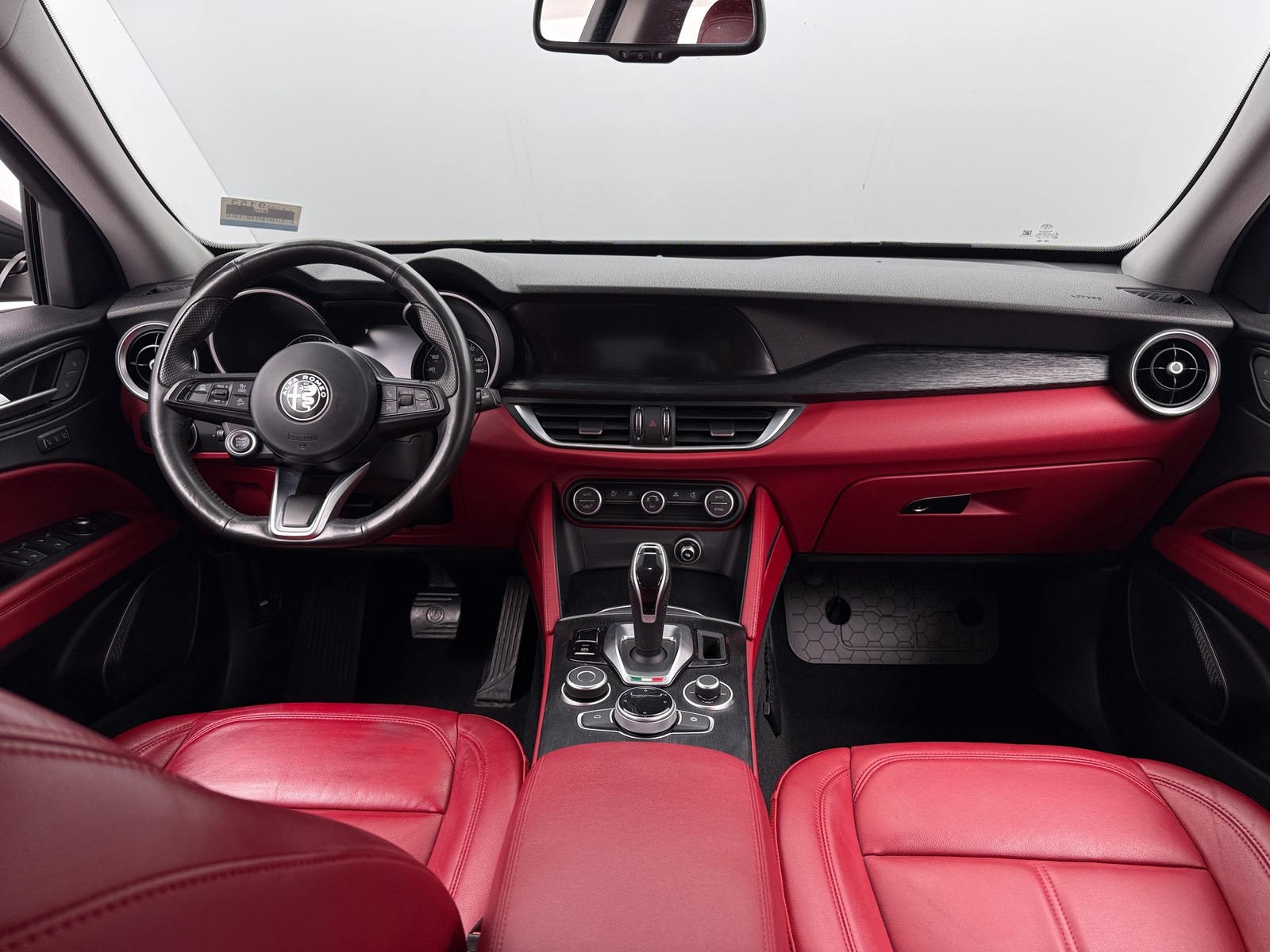 Thumbnail: 2020 Alfa Romeo Stelvio - 2