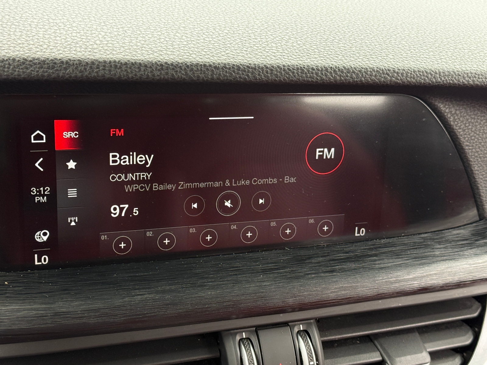 Thumbnail: 2020 Alfa Romeo Stelvio - 3