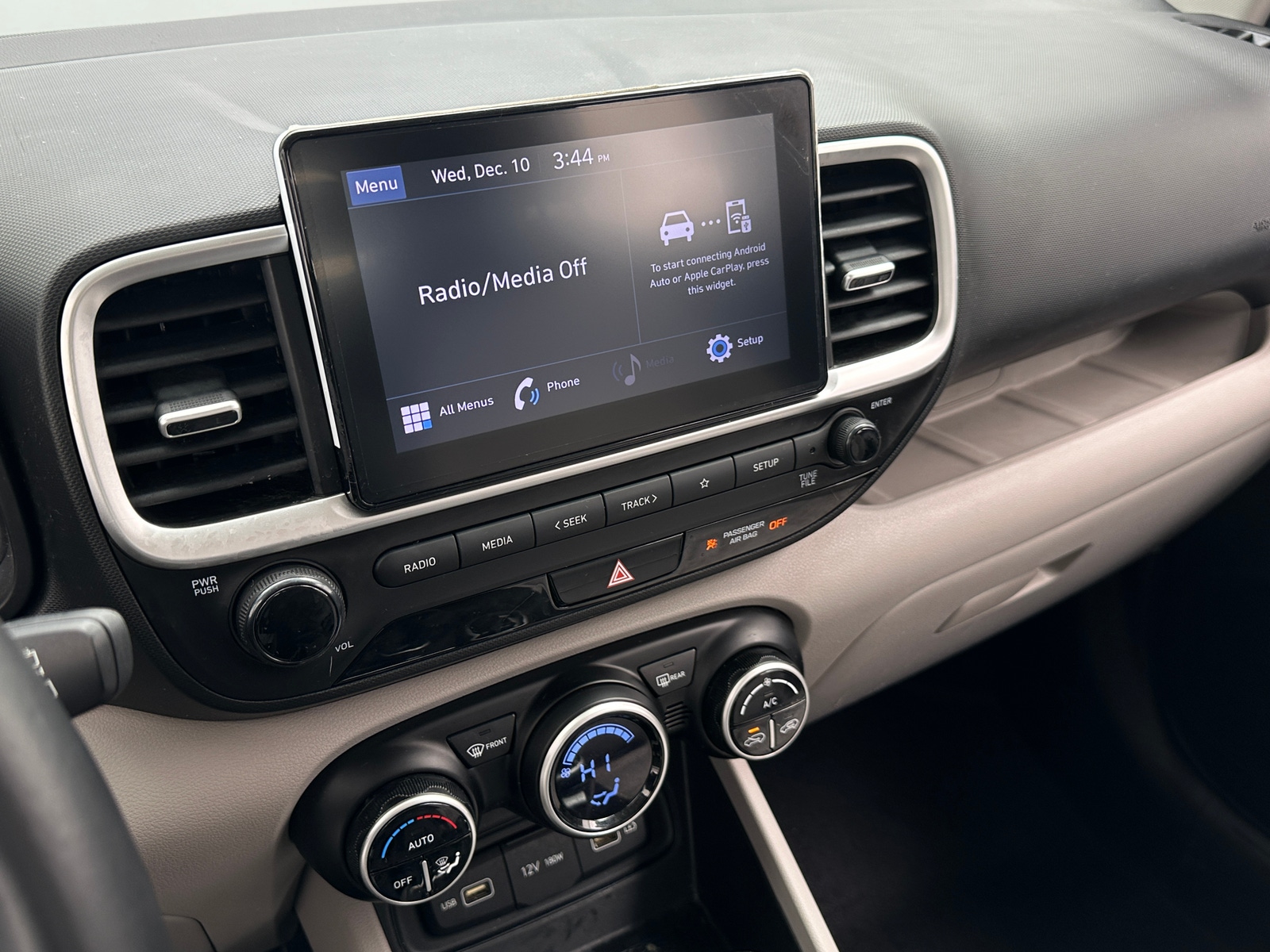 Thumbnail: 2022 Hyundai Venue - 4