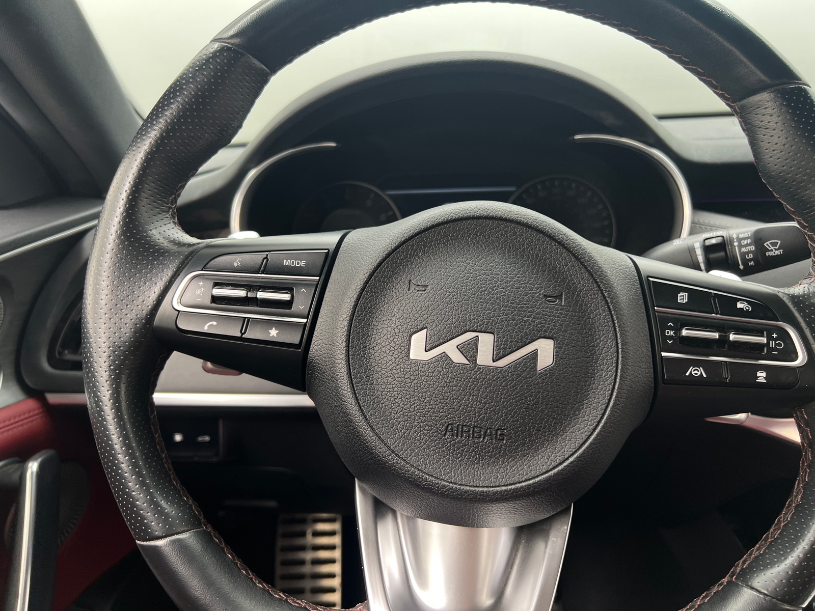 Thumbnail: 2023 Kia Stinger - 4