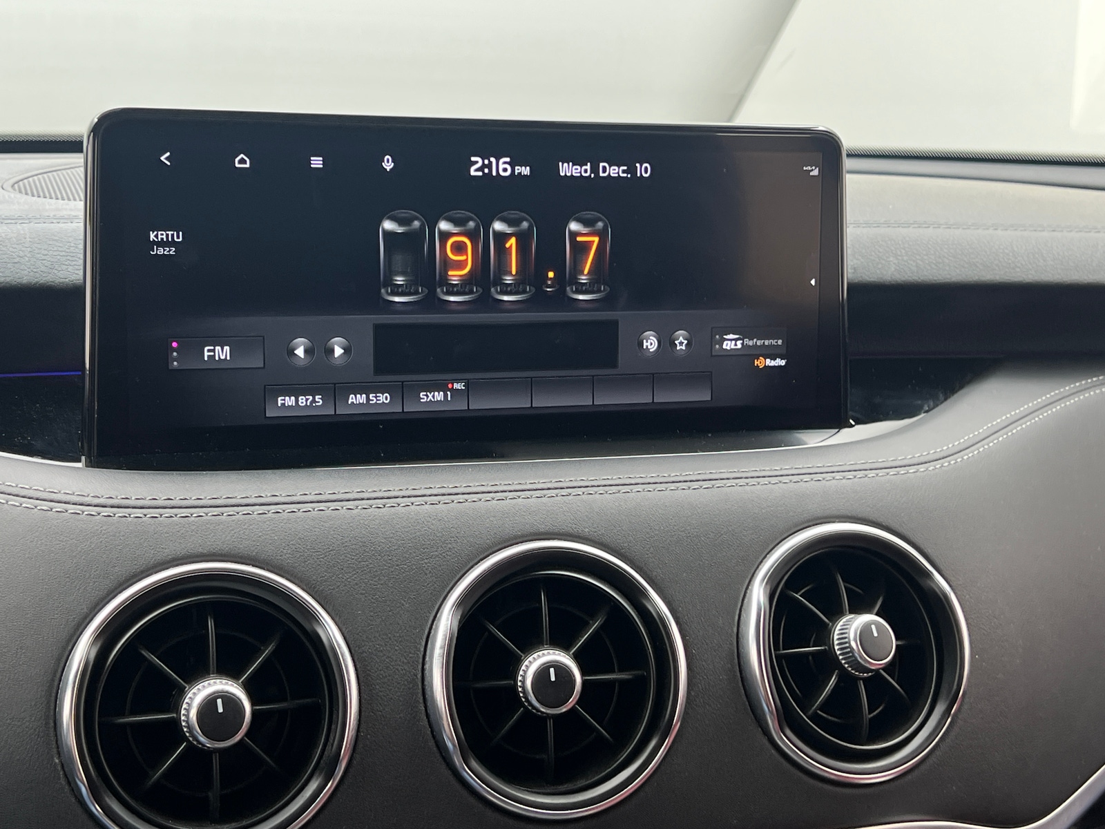 Thumbnail: 2023 Kia Stinger - 3