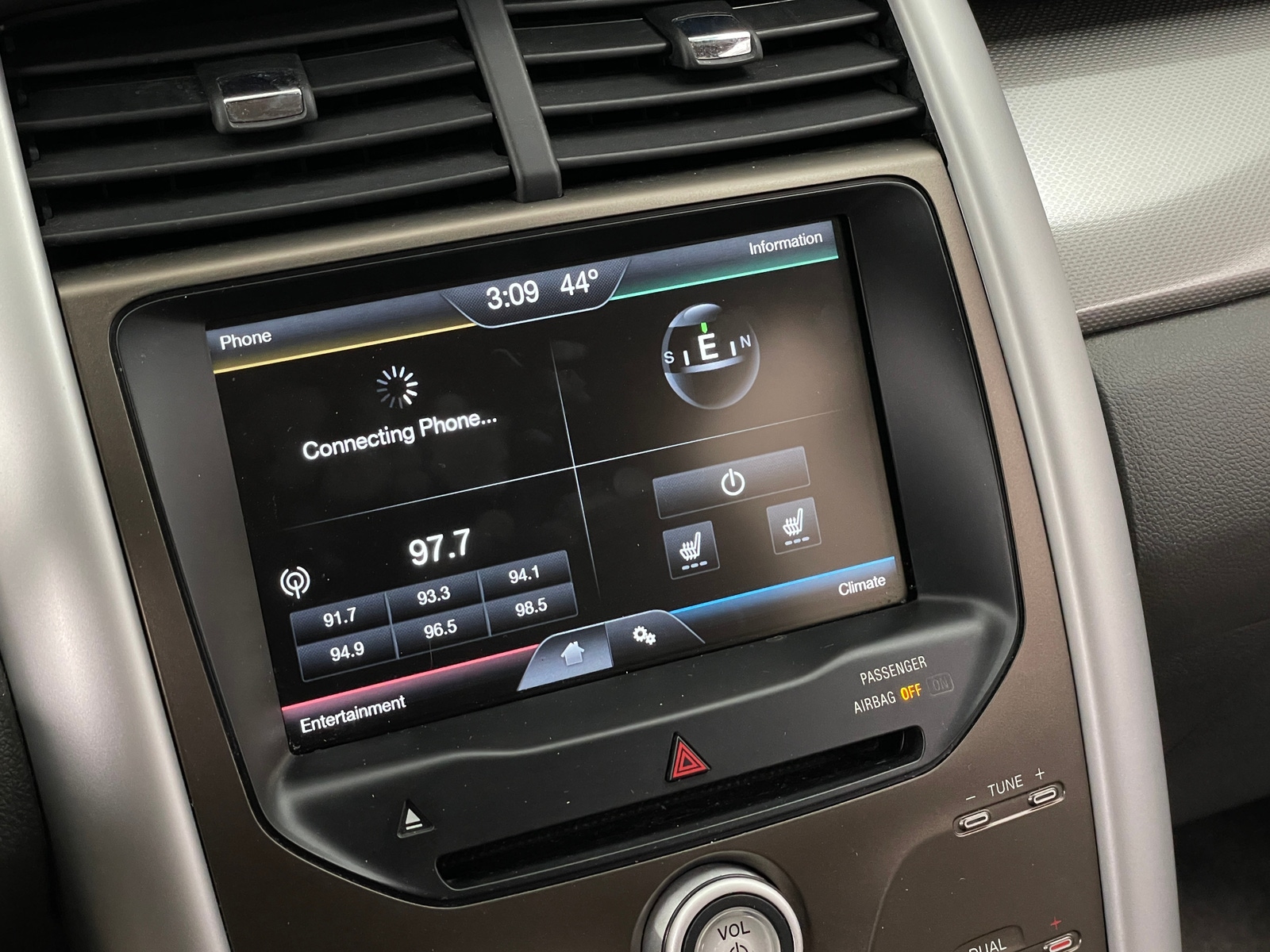 Thumbnail: 2014 Ford Edge - 3