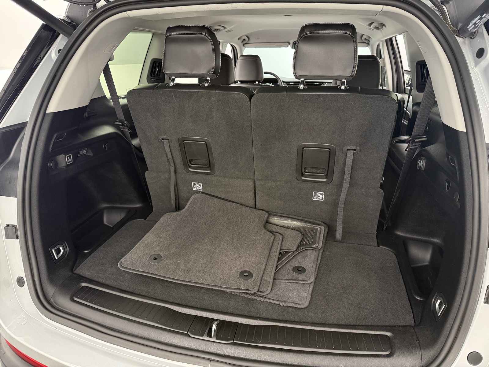 Thumbnail: 2022 Jeep Grand Cherokee L - 6