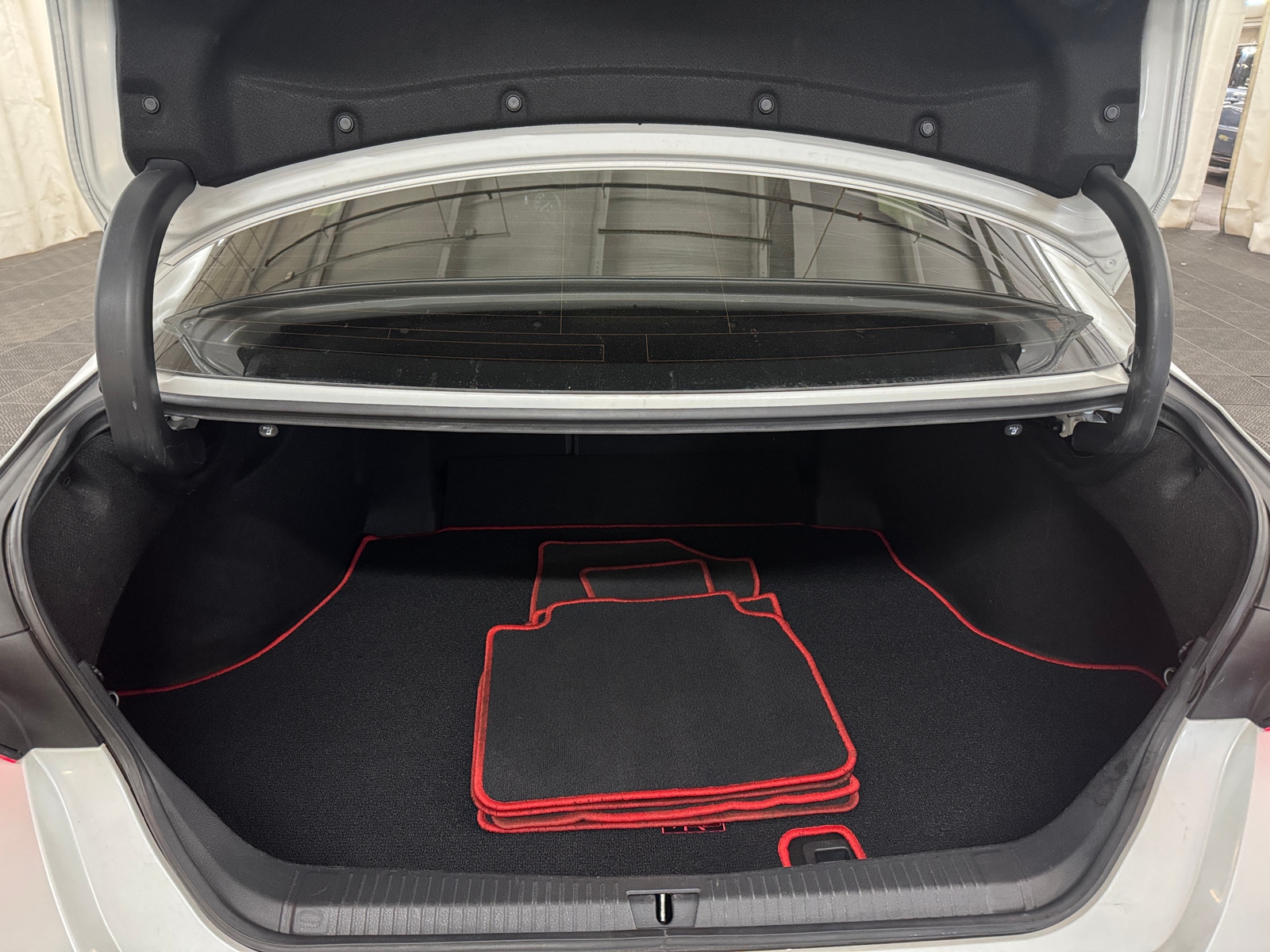 Thumbnail: 2020 Toyota Avalon - 6