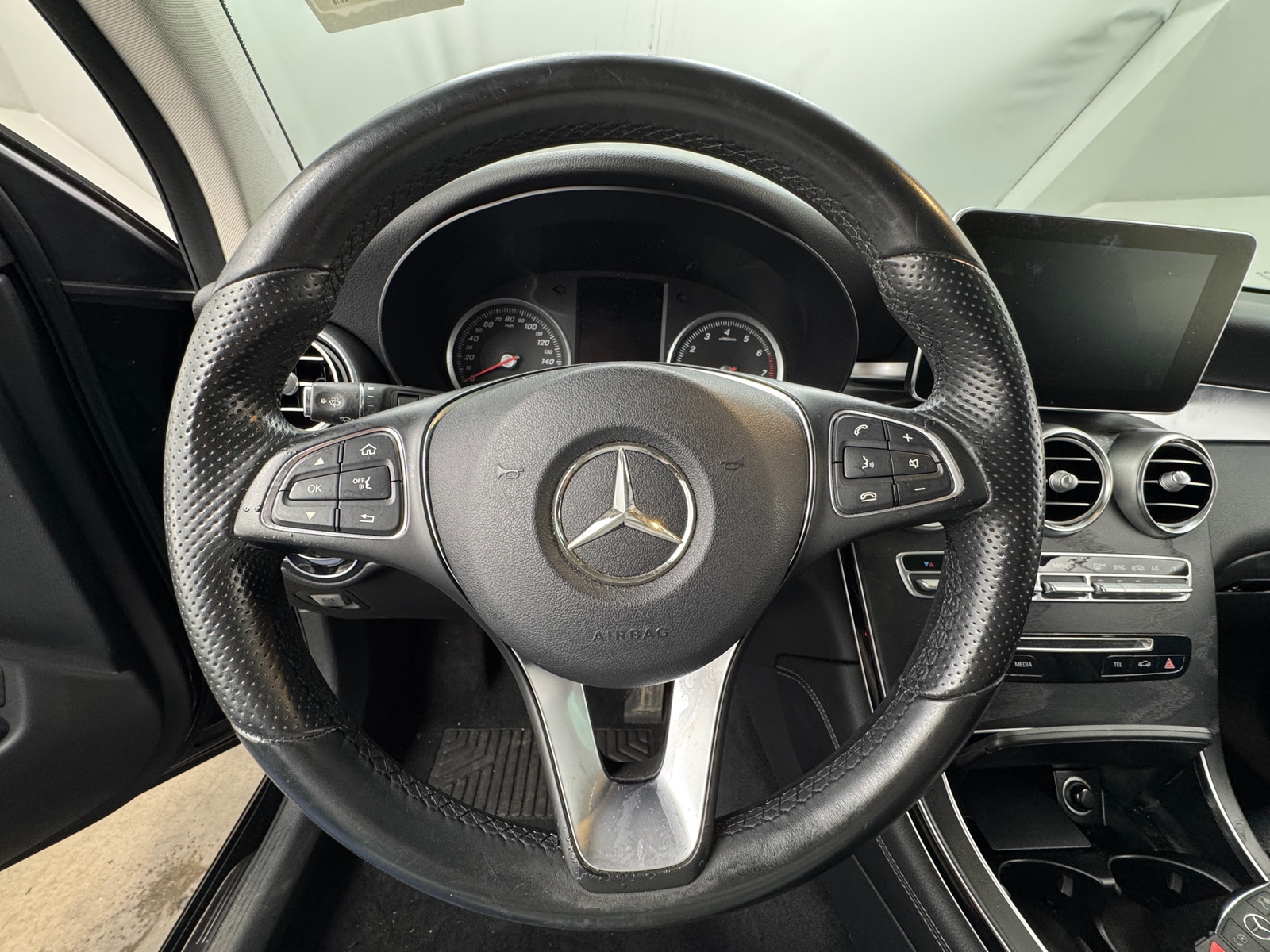 Thumbnail: 2016 Mercedes-Benz GLC - 4