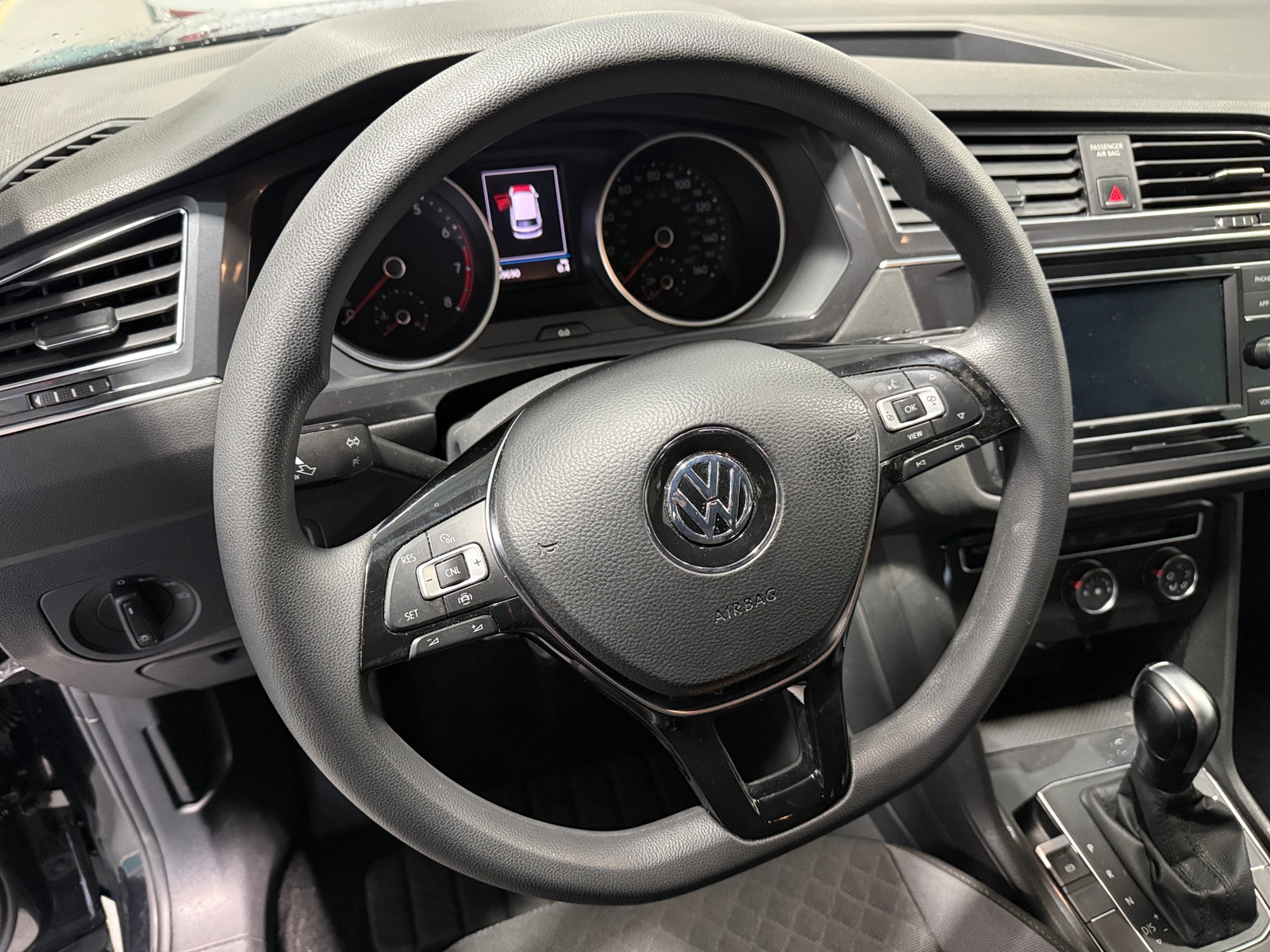 Thumbnail: 2020 Volkswagen Tiguan - 5