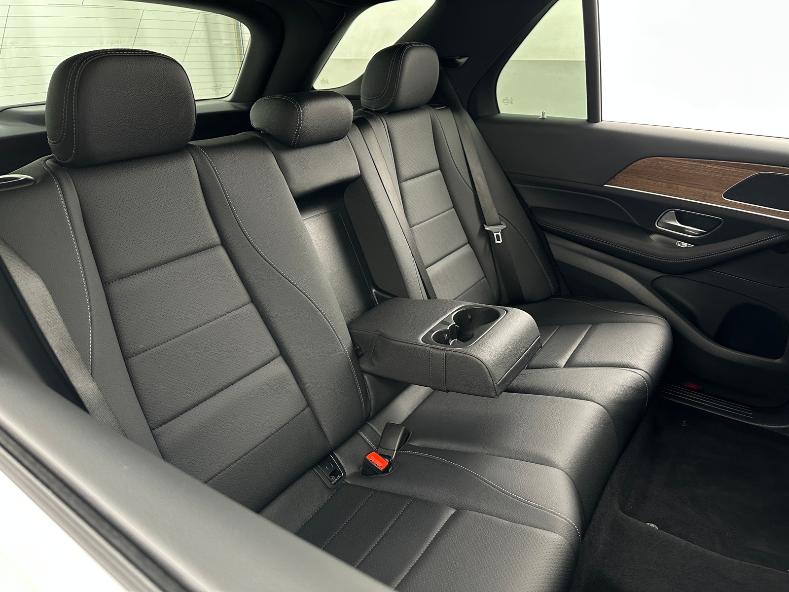 Thumbnail: 2025 Mercedes-Benz GLE - 5