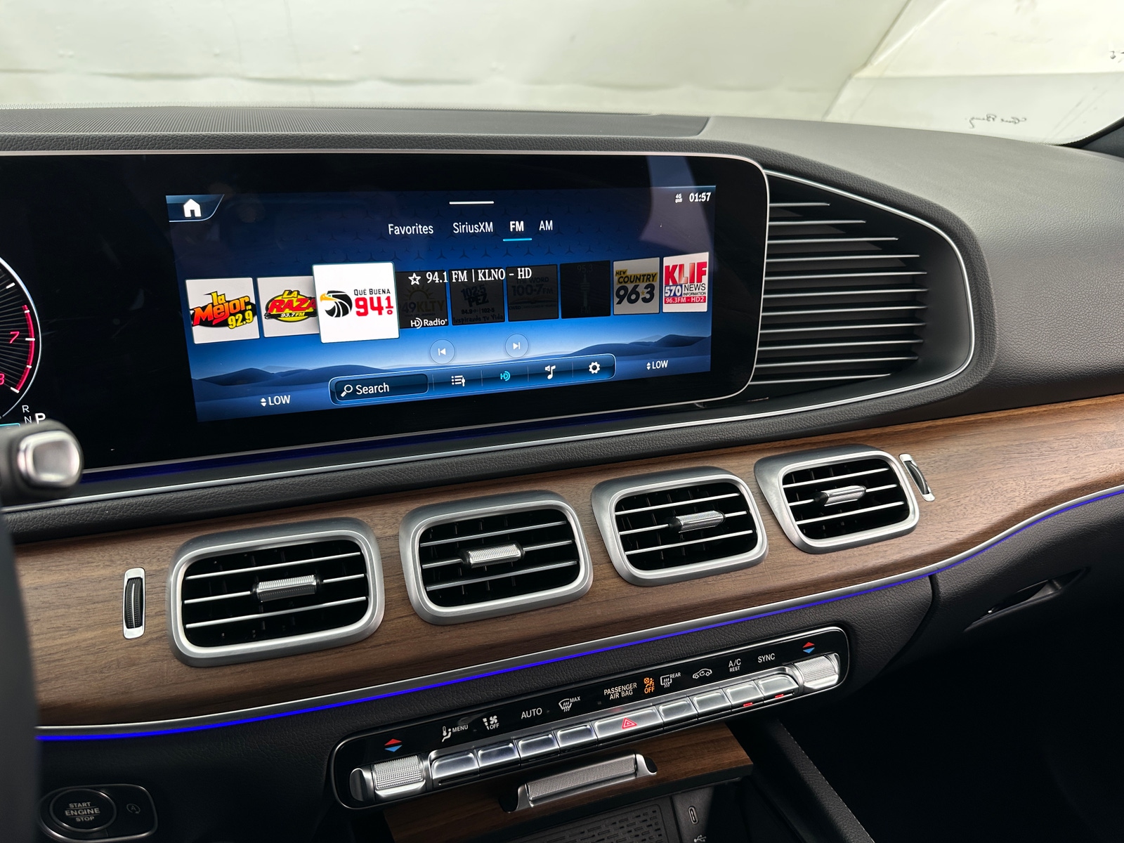 Thumbnail: 2025 Mercedes-Benz GLE - 3