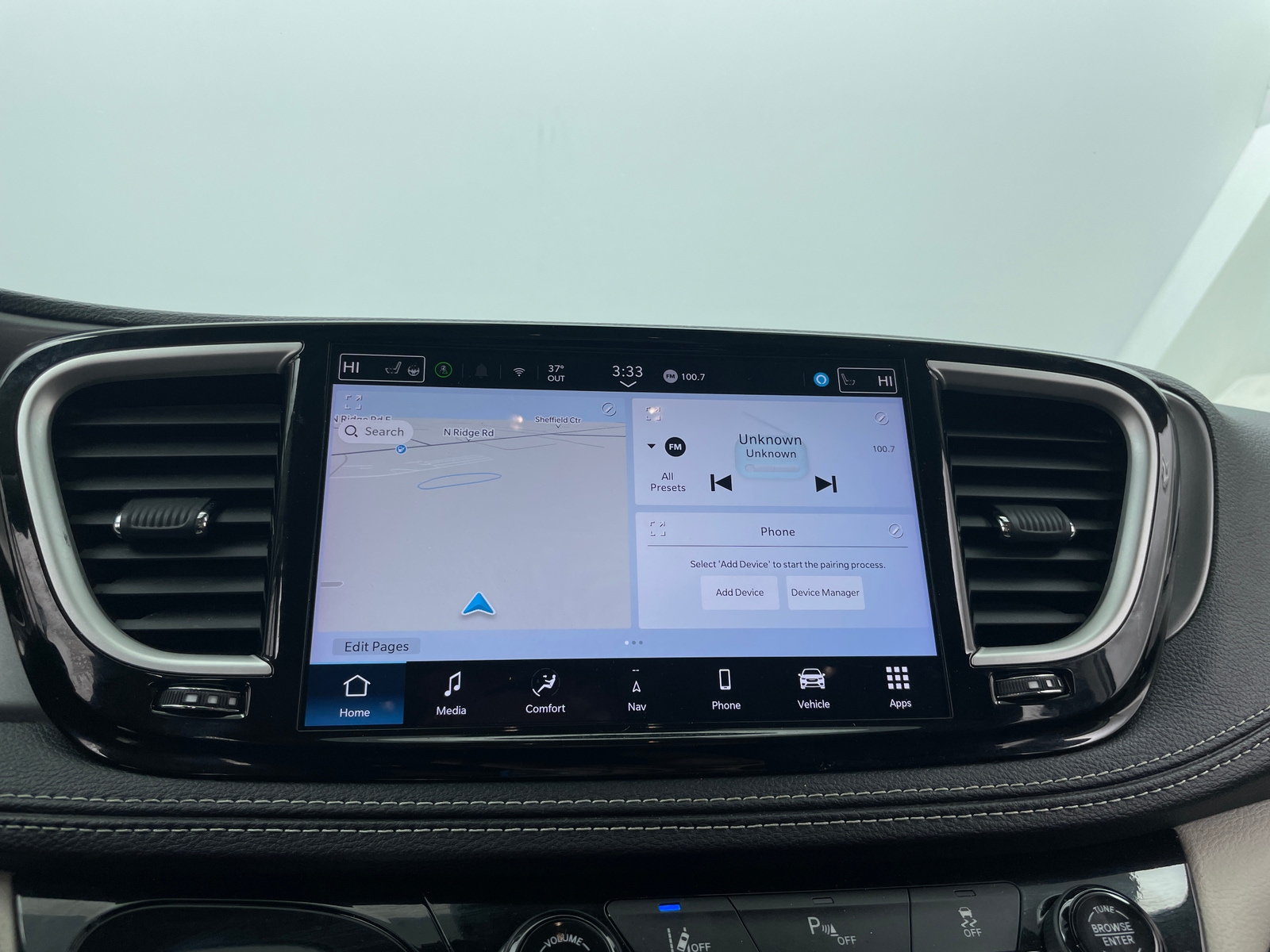 Thumbnail: 2024 Chrysler Pacifica - 3