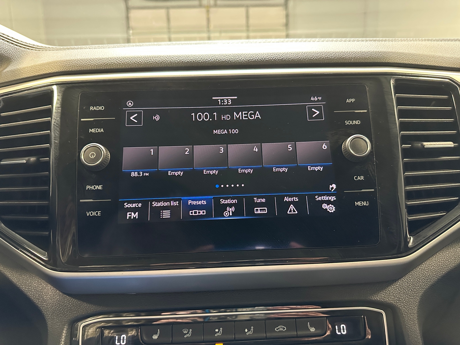 Thumbnail: 2022 Volkswagen Atlas - 3