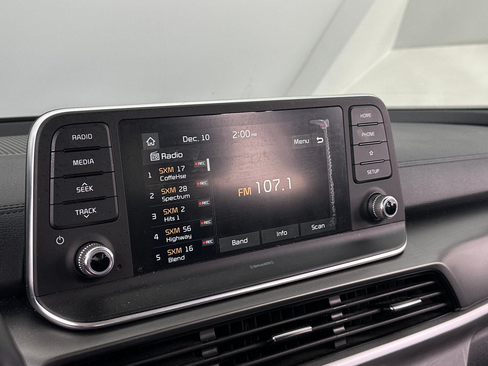 Thumbnail: 2021 Kia Telluride - 3