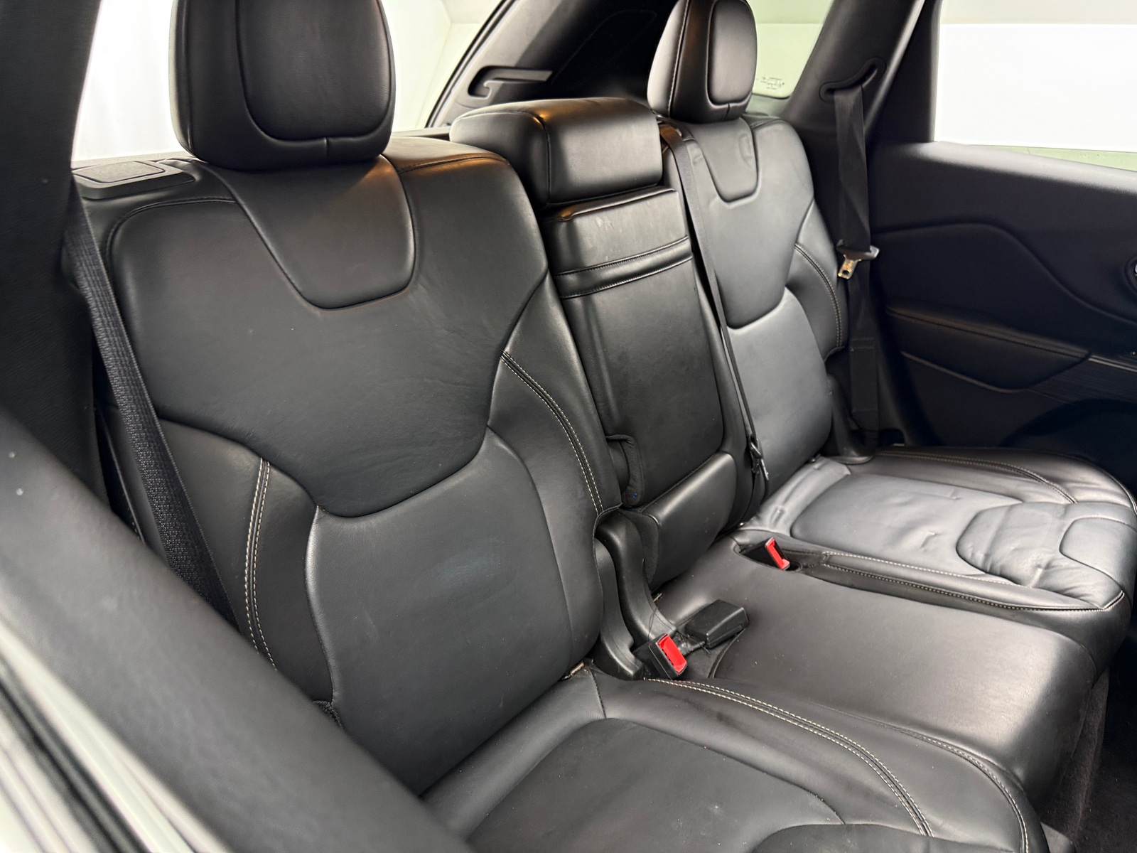 Thumbnail: 2016 Jeep Cherokee - 5