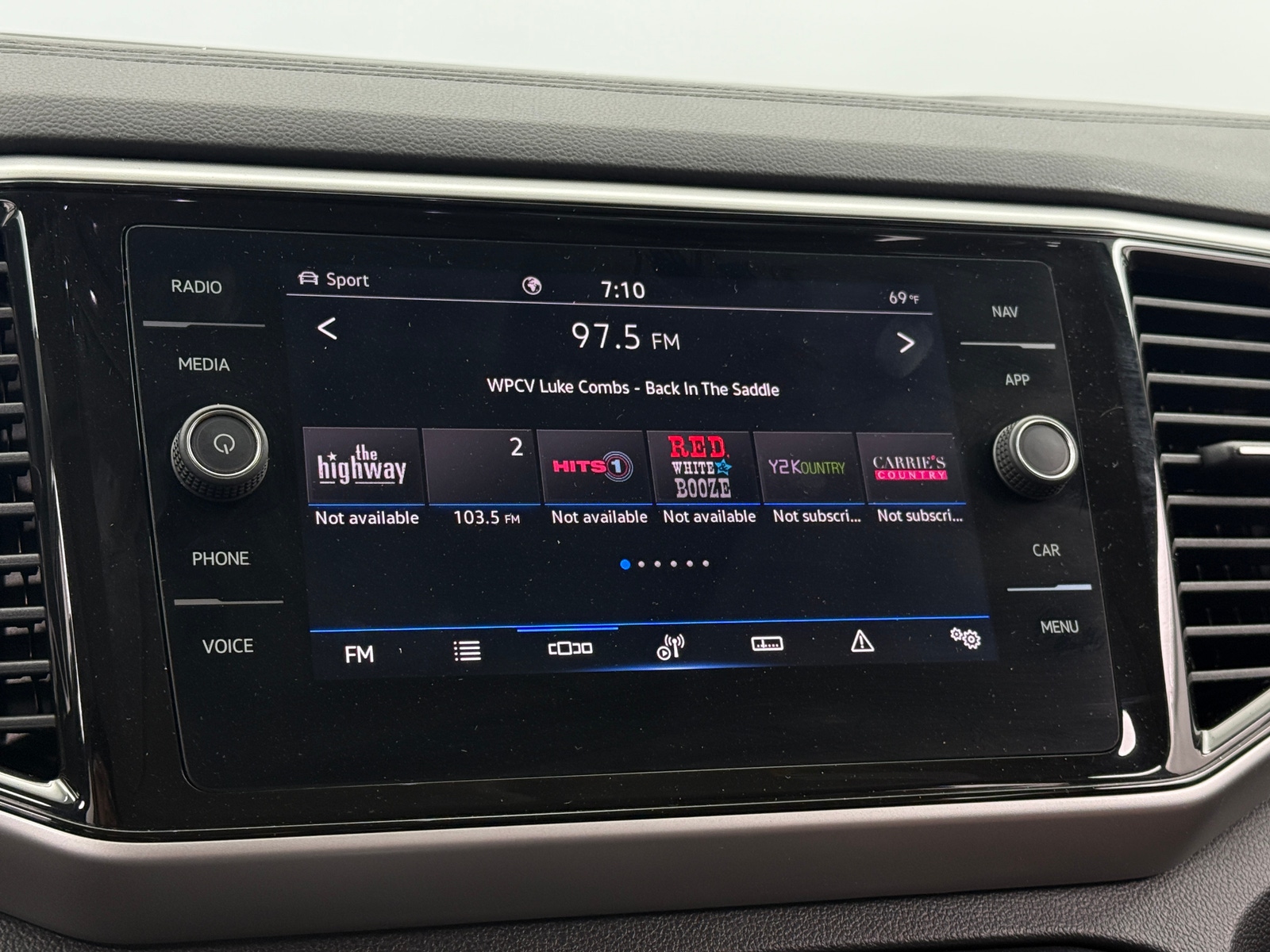 Thumbnail: 2023 Volkswagen Atlas - 3