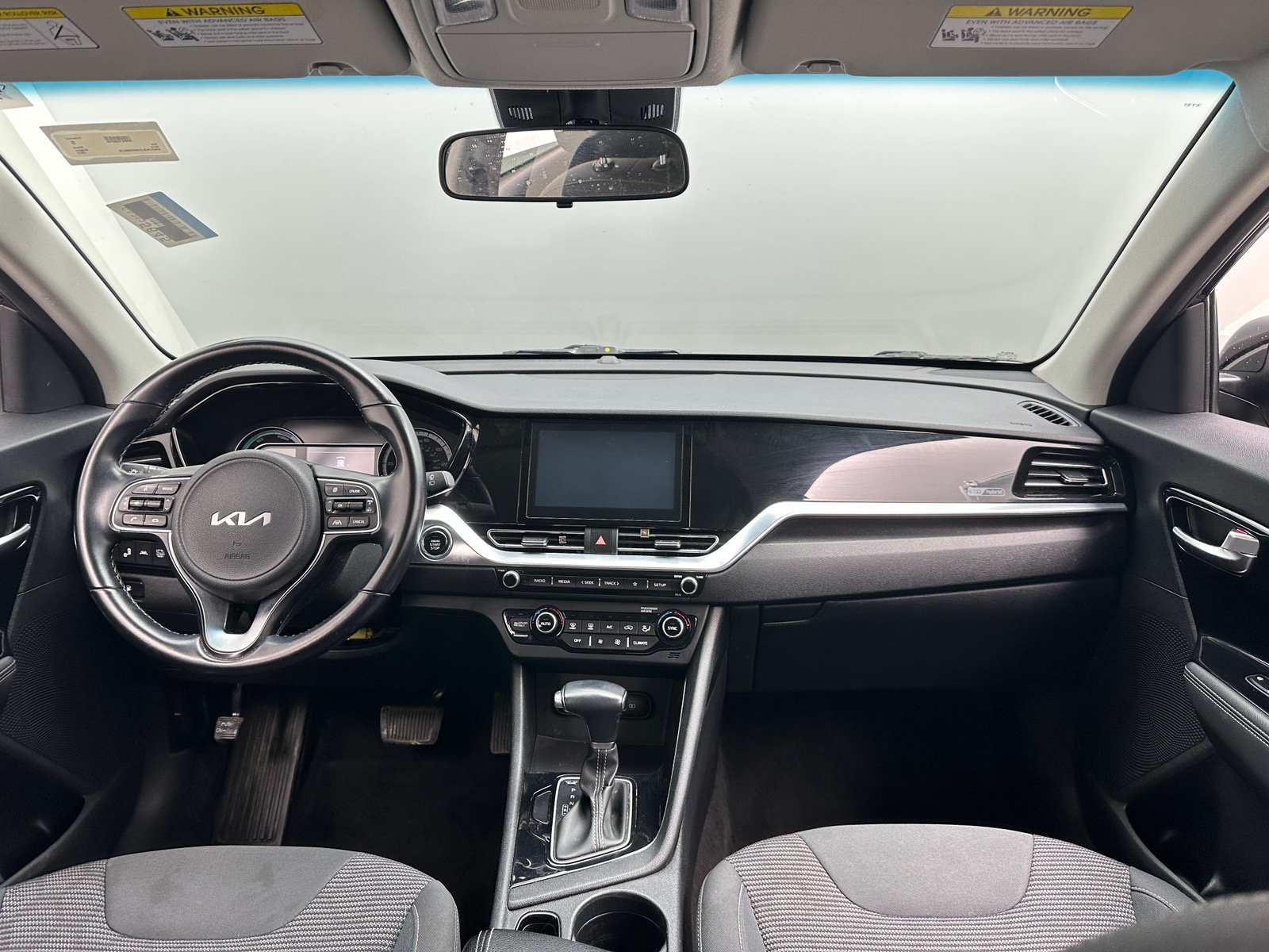 Thumbnail: 2022 Kia Niro - 3