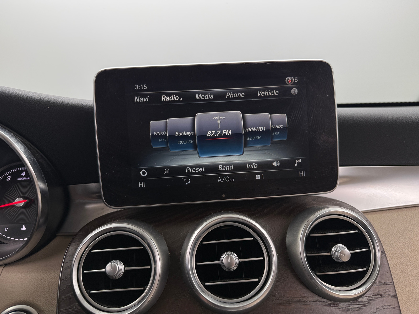 Thumbnail: 2018 Mercedes-Benz GLC - 3