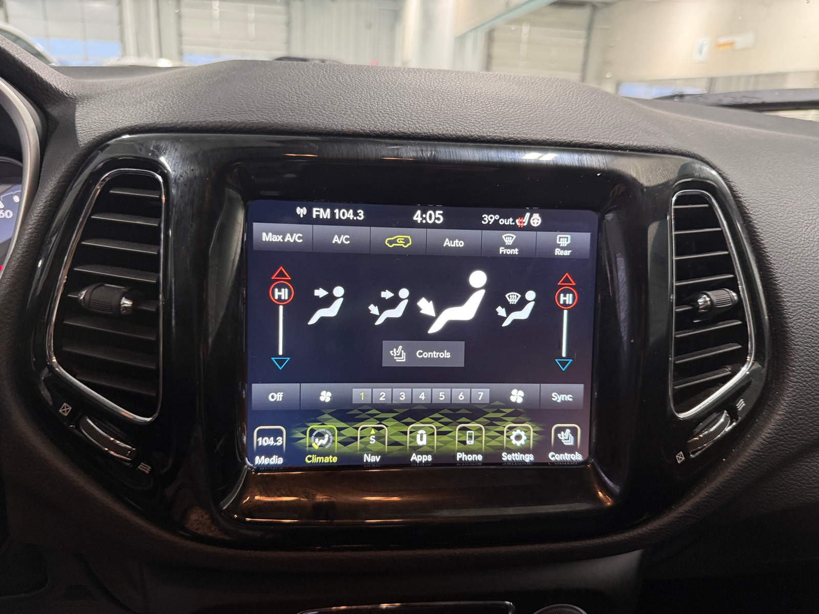 Thumbnail: 2021 Jeep Compass - 4