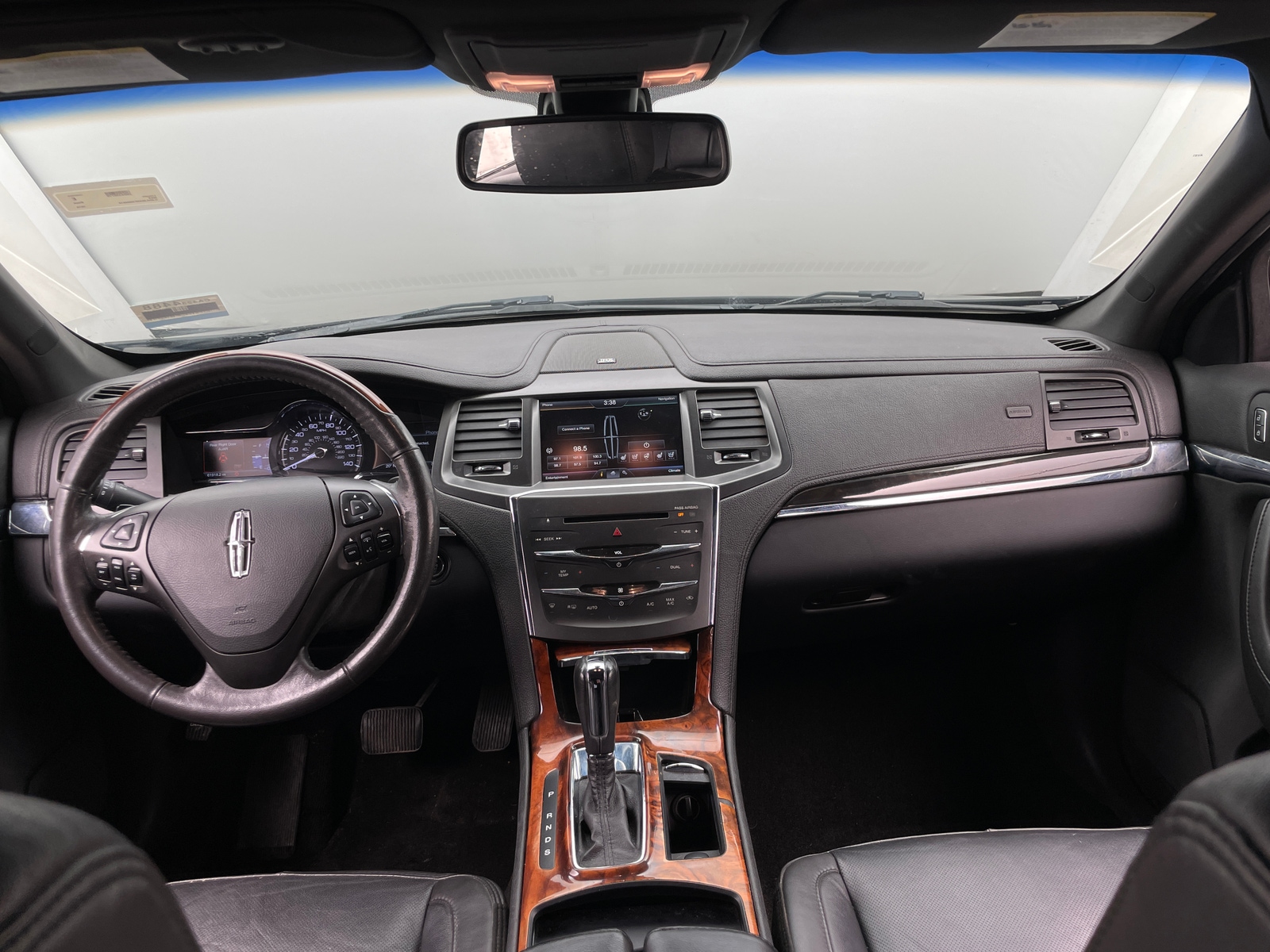 Thumbnail: 2015 Lincoln MKS - 2