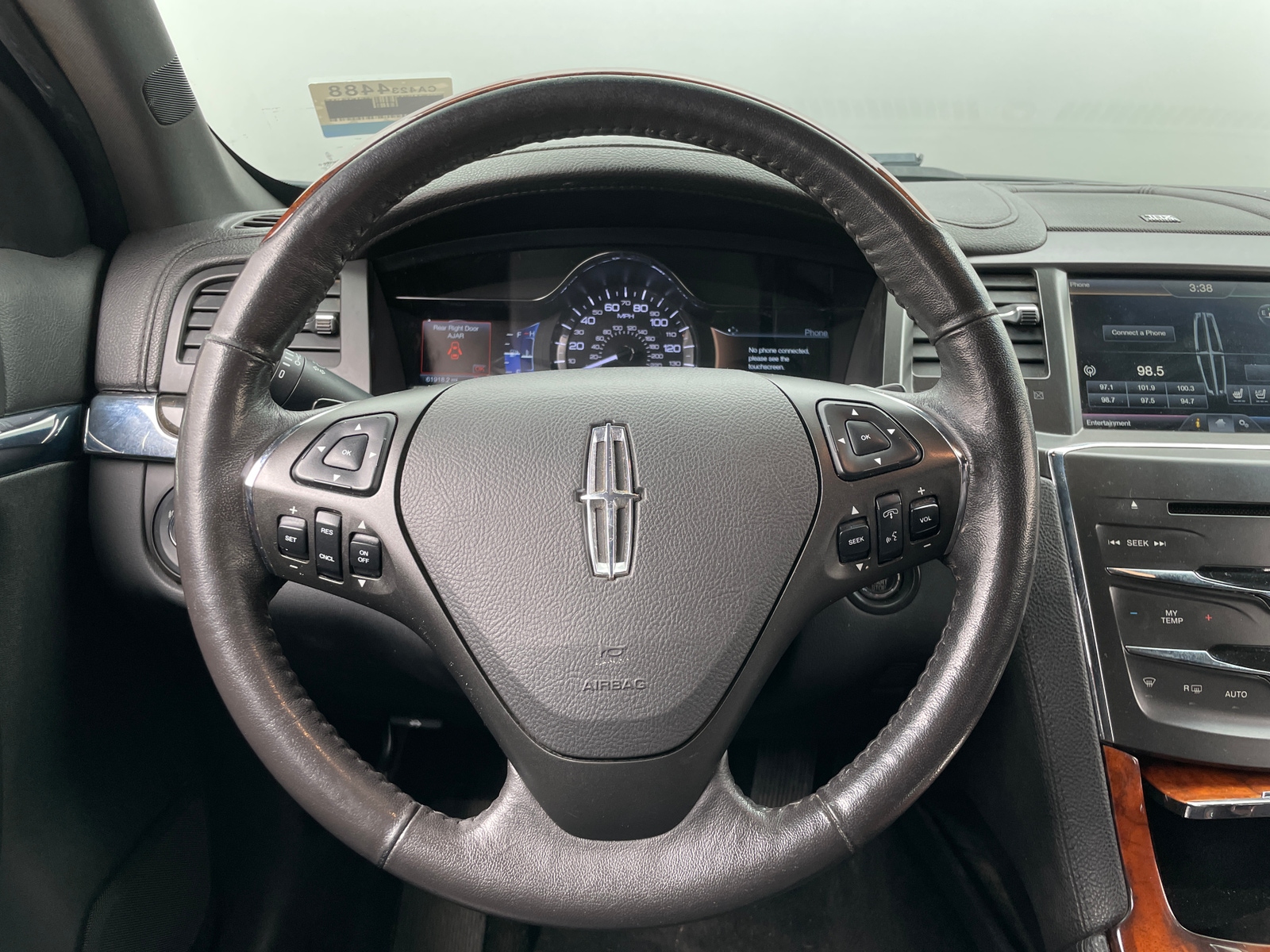 Thumbnail: 2015 Lincoln MKS - 4