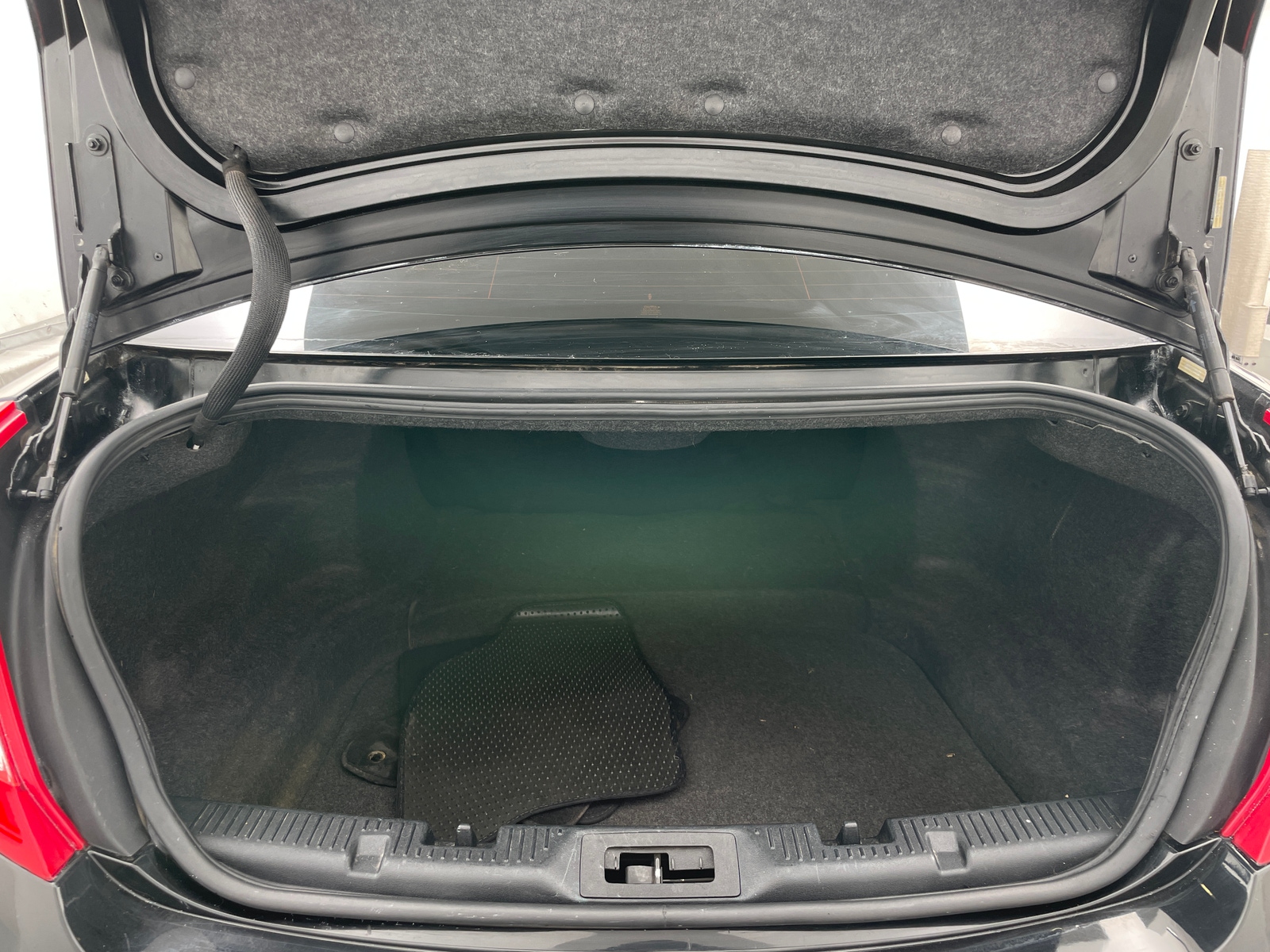 Thumbnail: 2015 Lincoln MKS - 6