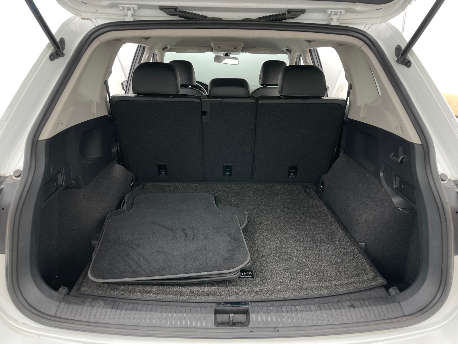 Thumbnail: 2019 Volkswagen Tiguan - 6