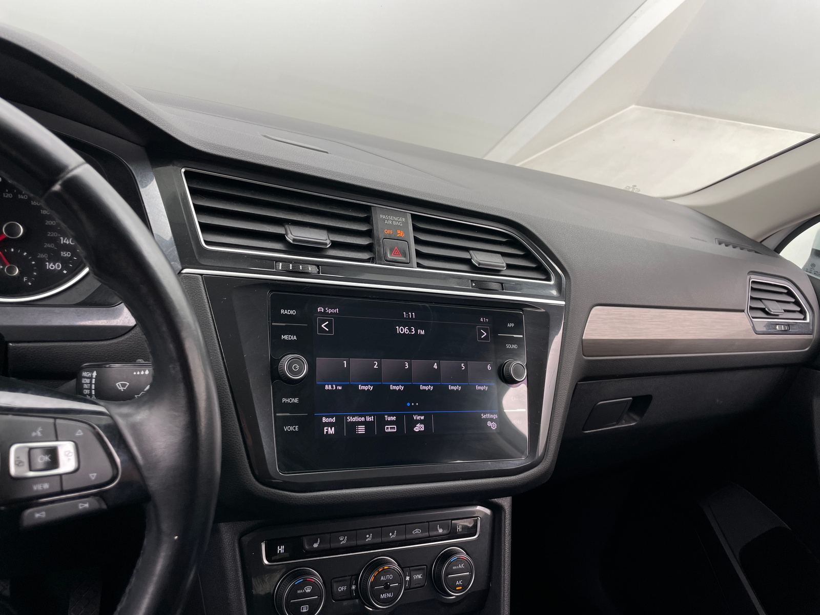 Thumbnail: 2019 Volkswagen Tiguan - 3