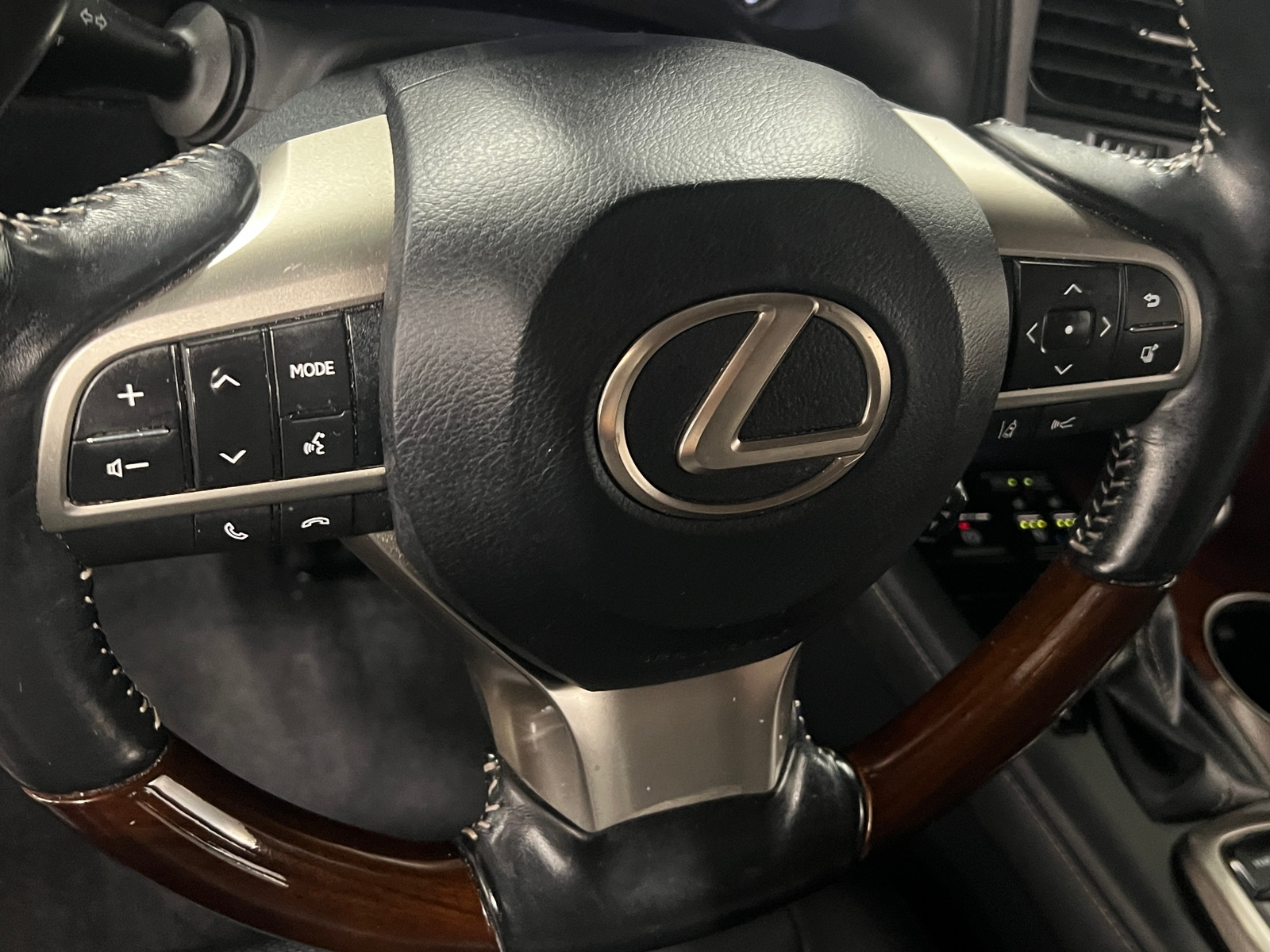 Thumbnail: 2019 Lexus RX - 4