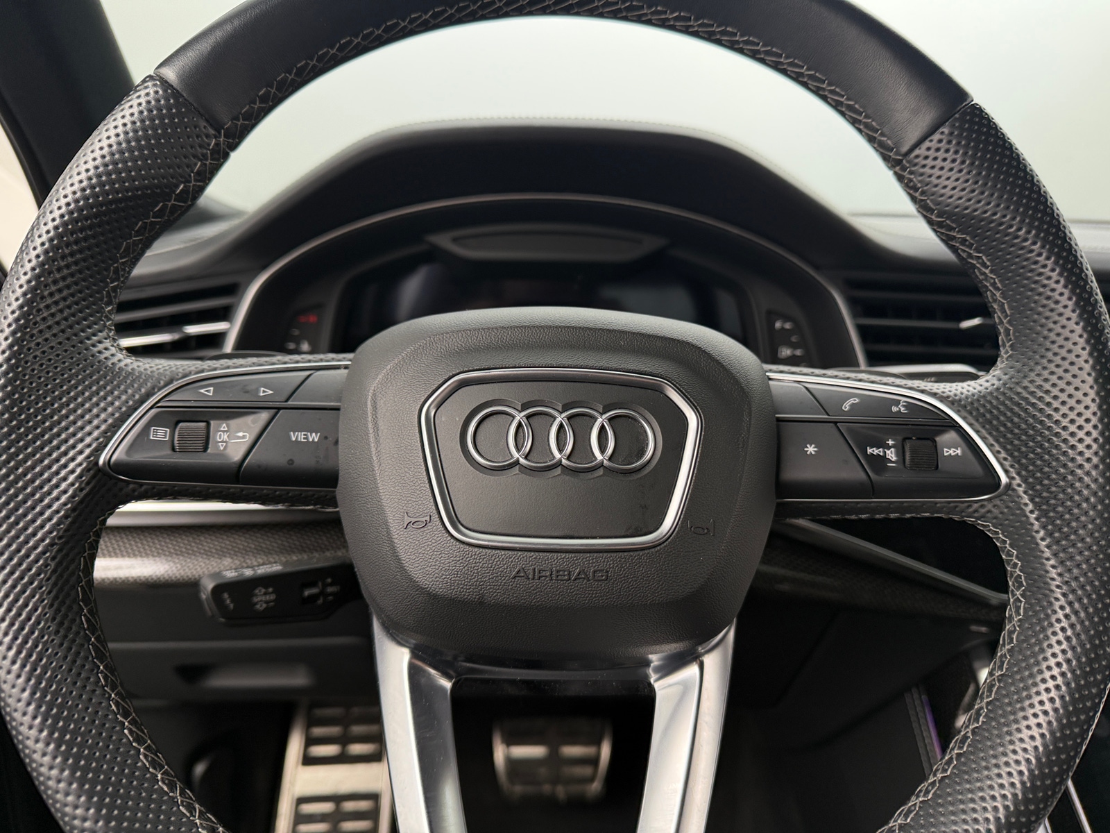 Thumbnail: 2021 Audi SQ7 - 4