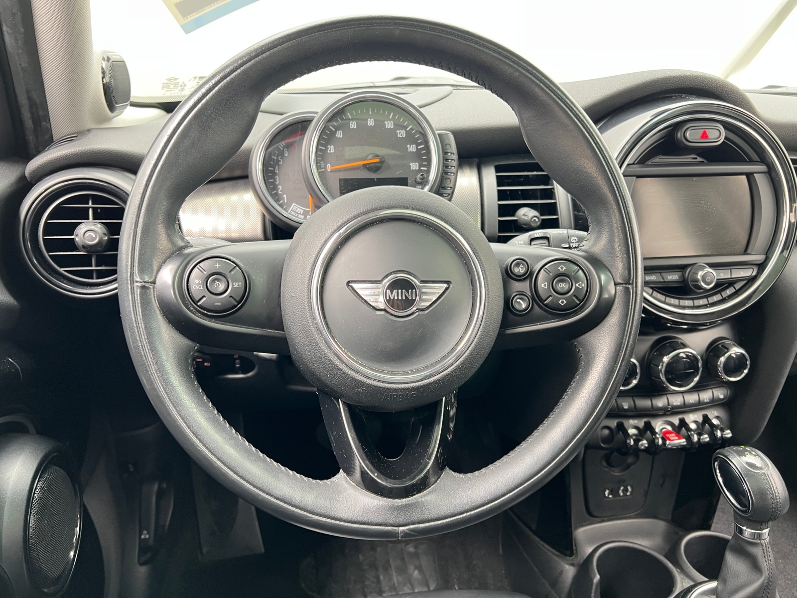 Thumbnail: 2016 MINI Cooper Hardtop - 4