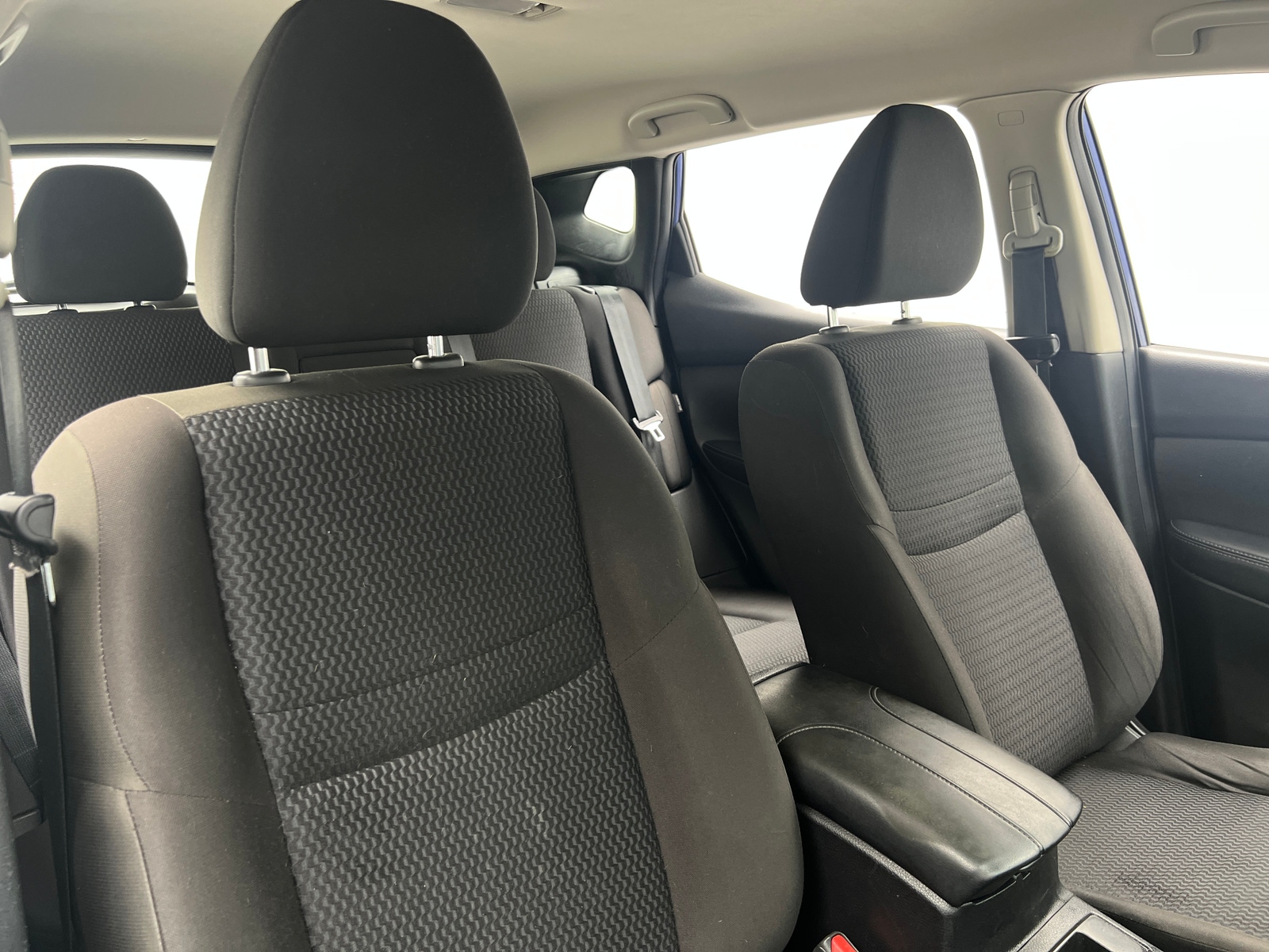 Thumbnail: 2021 Nissan Rogue Sport - 2