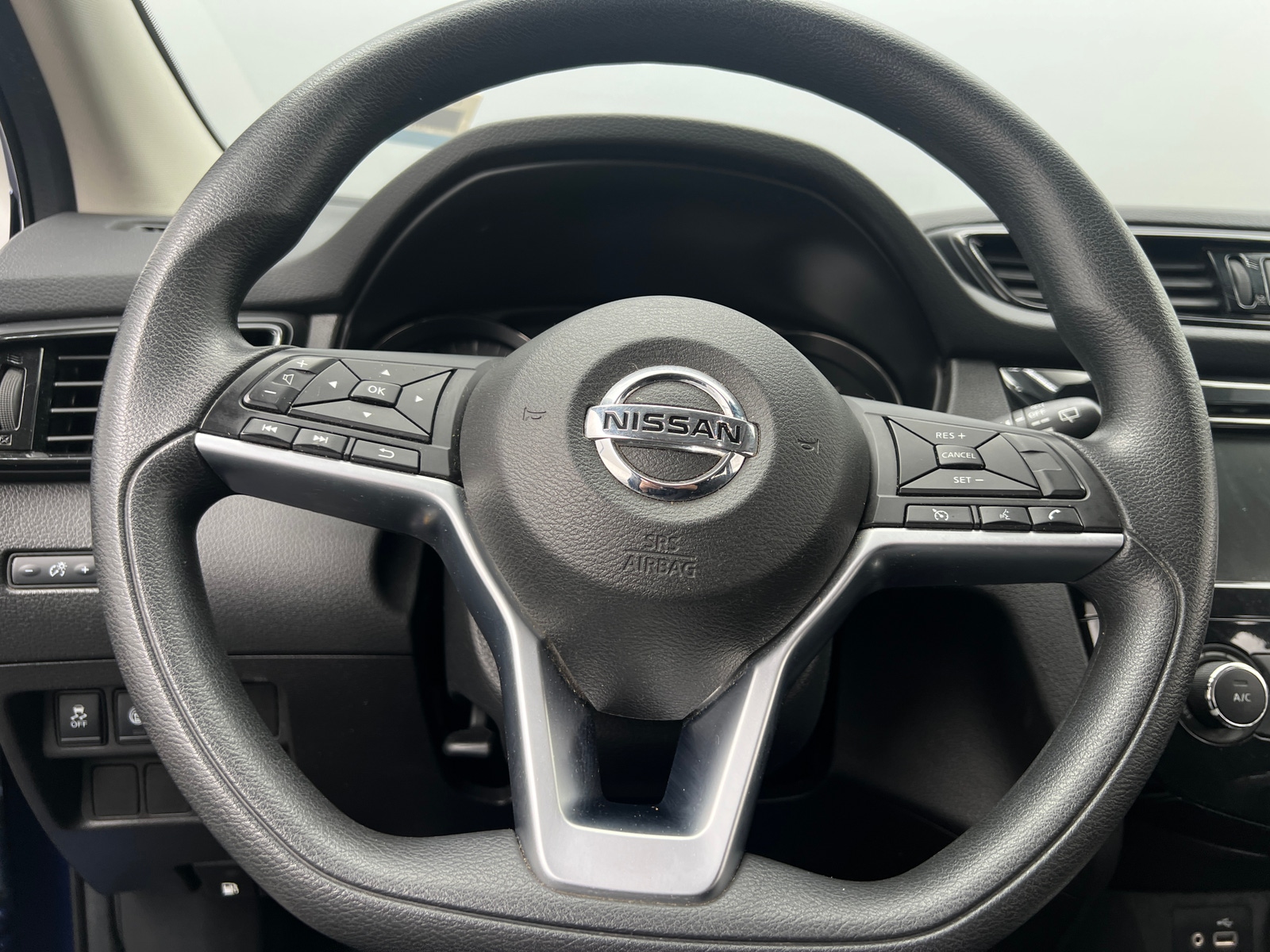 Thumbnail: 2021 Nissan Rogue Sport - 5