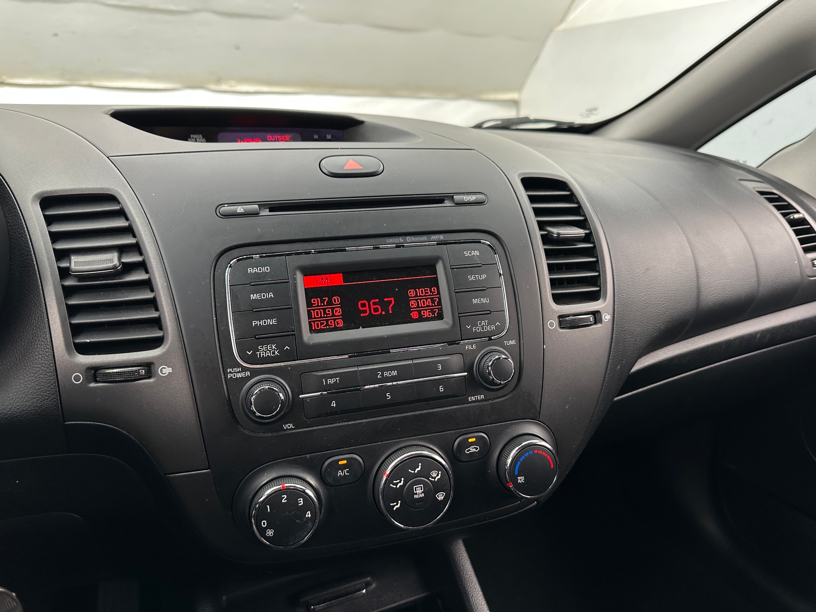 Thumbnail: 2016 Kia Forte - 4