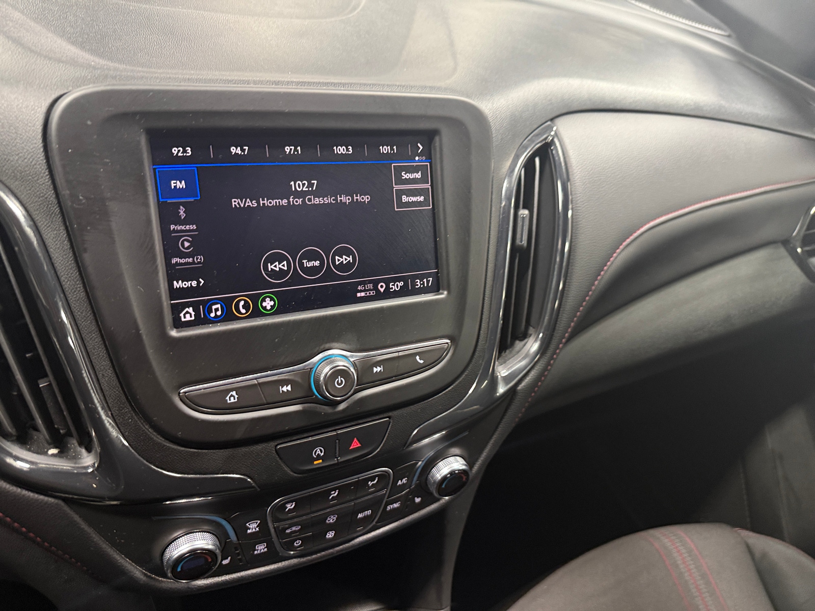 Thumbnail: 2022 Chevrolet Equinox - 4