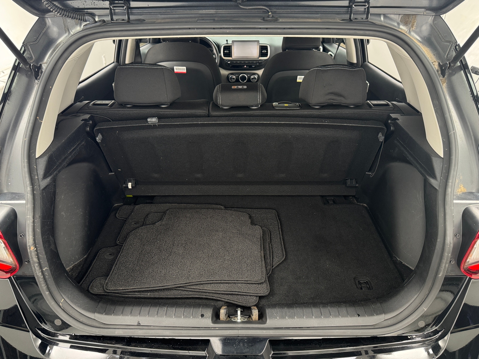 Thumbnail: 2020 Hyundai Venue - 7