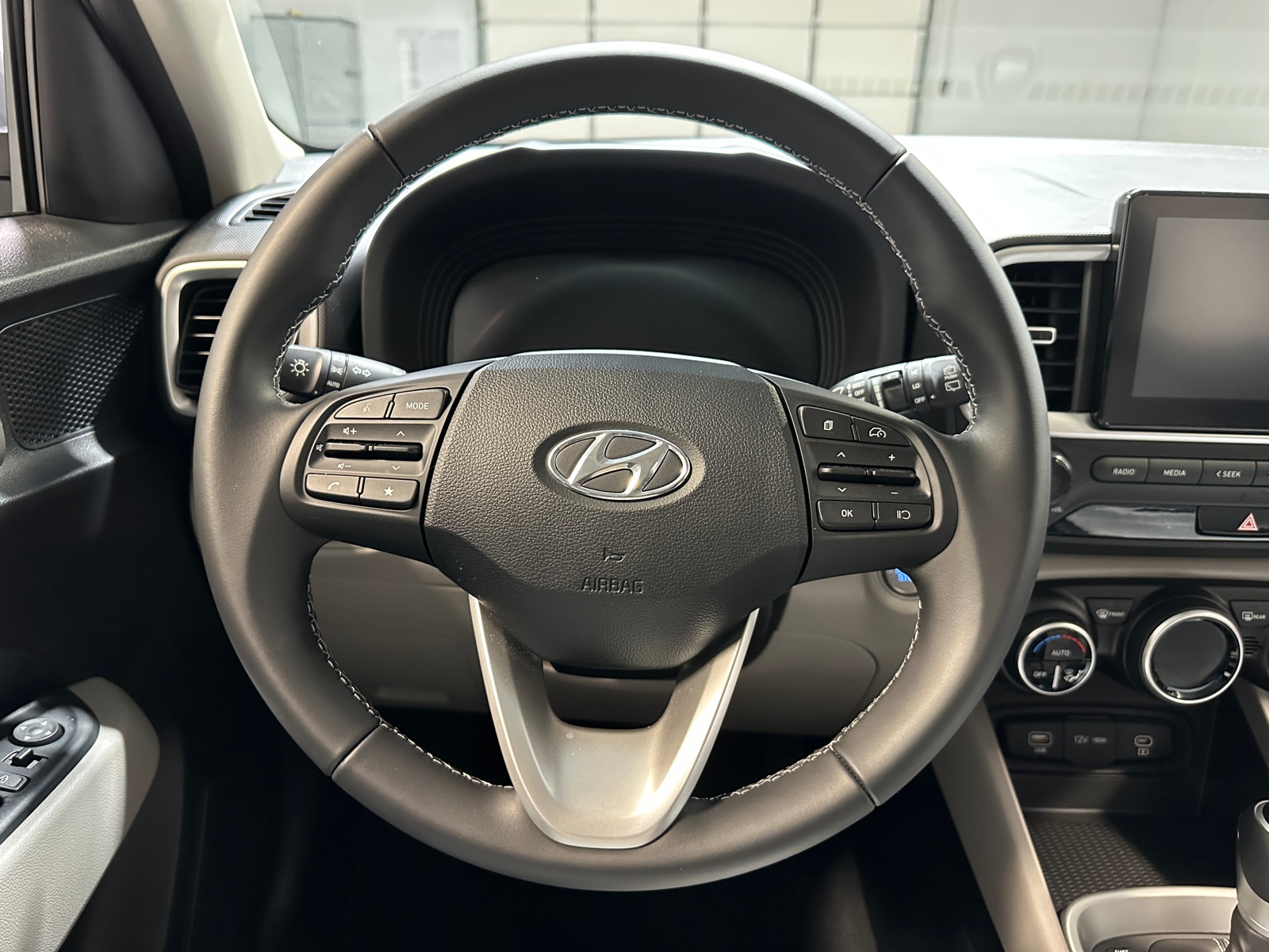 Thumbnail: 2025 Hyundai Venue - 5