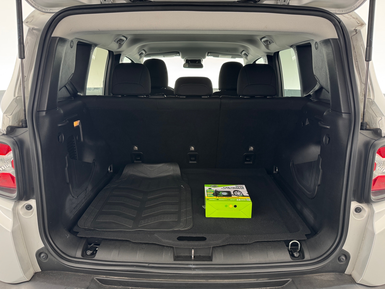 Thumbnail: 2020 Jeep Renegade - 7