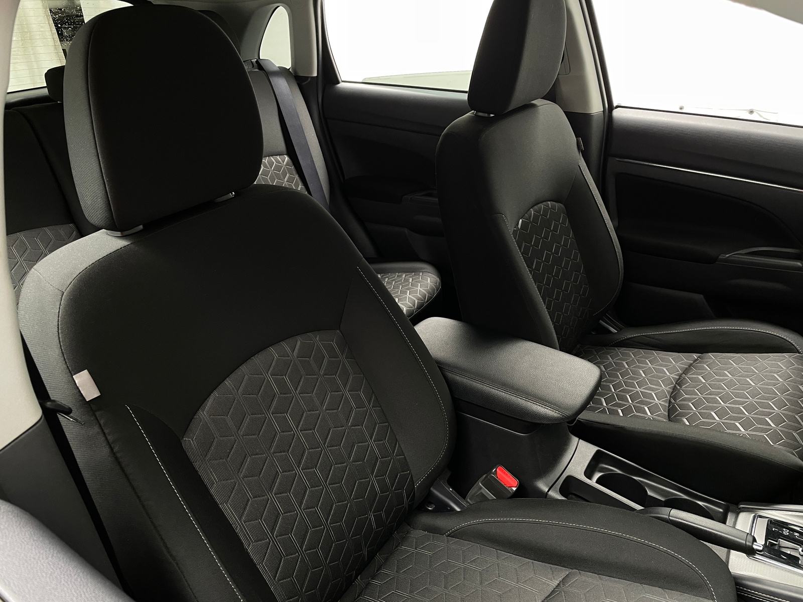 Thumbnail: 2023 Mitsubishi Outlander Sport - 2