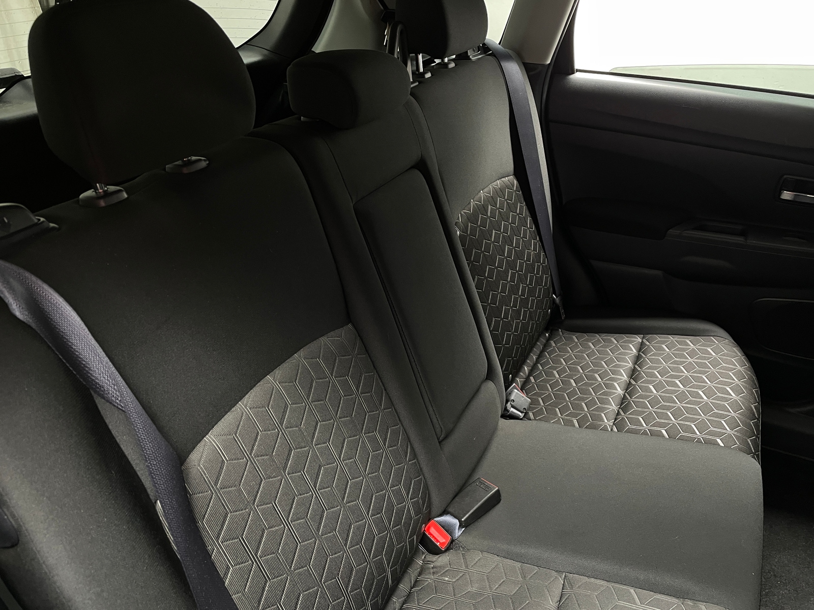 Thumbnail: 2023 Mitsubishi Outlander Sport - 6