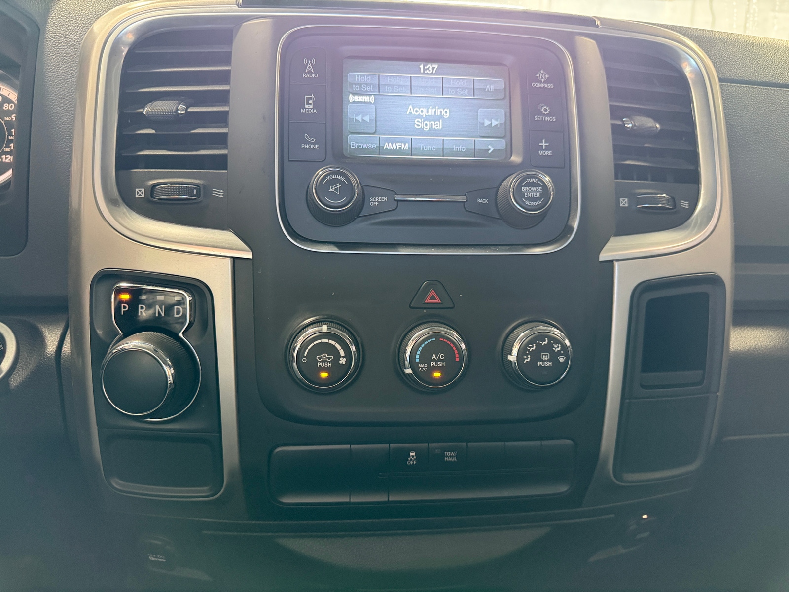 Thumbnail: 2019 RAM 1500 Classic - 4