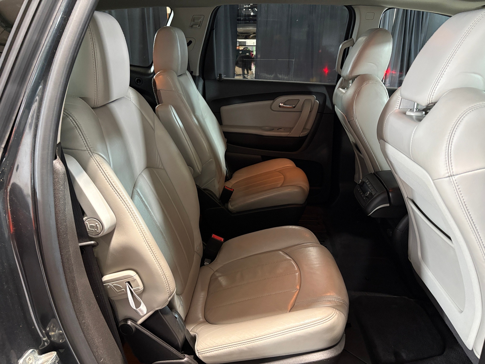 Thumbnail: 2011 Chevrolet Traverse - 5