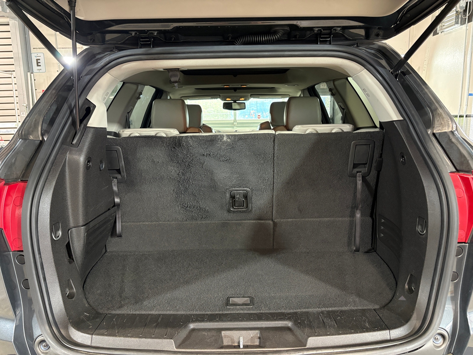 Thumbnail: 2011 Chevrolet Traverse - 6