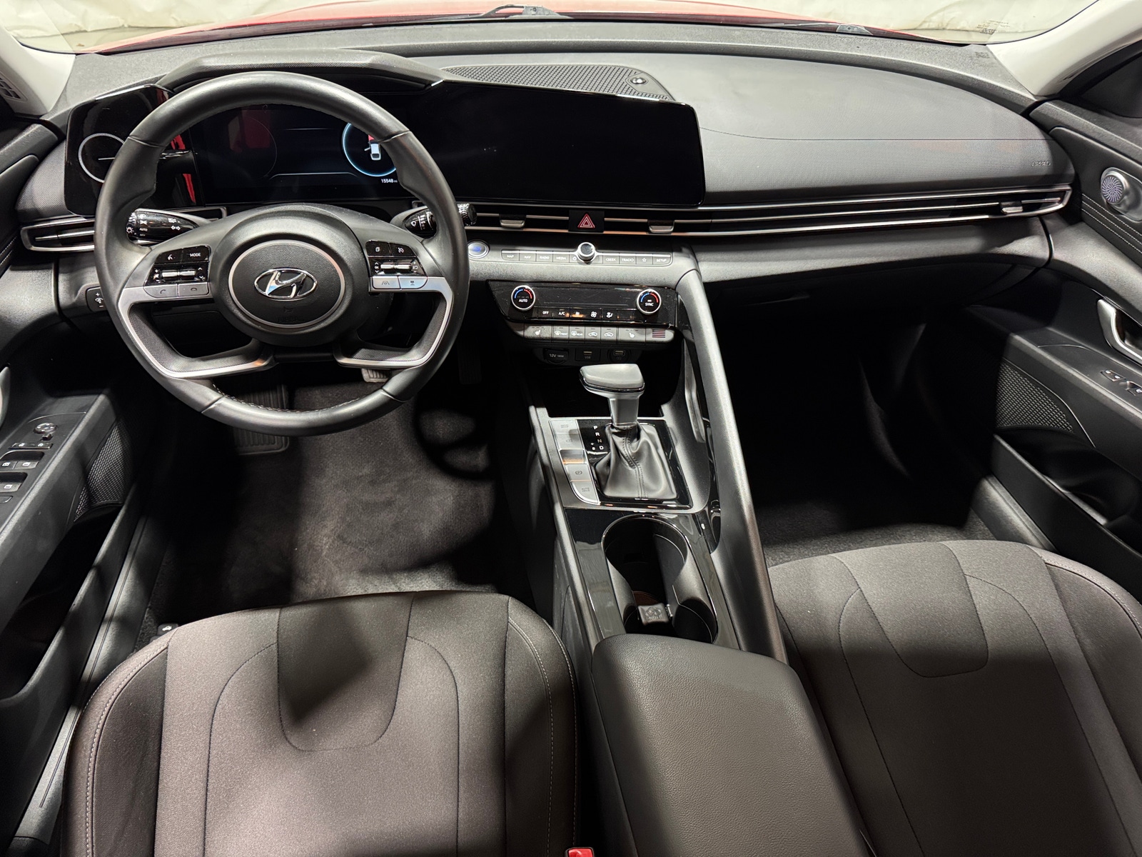 Thumbnail: 2023 Hyundai Elantra - 3