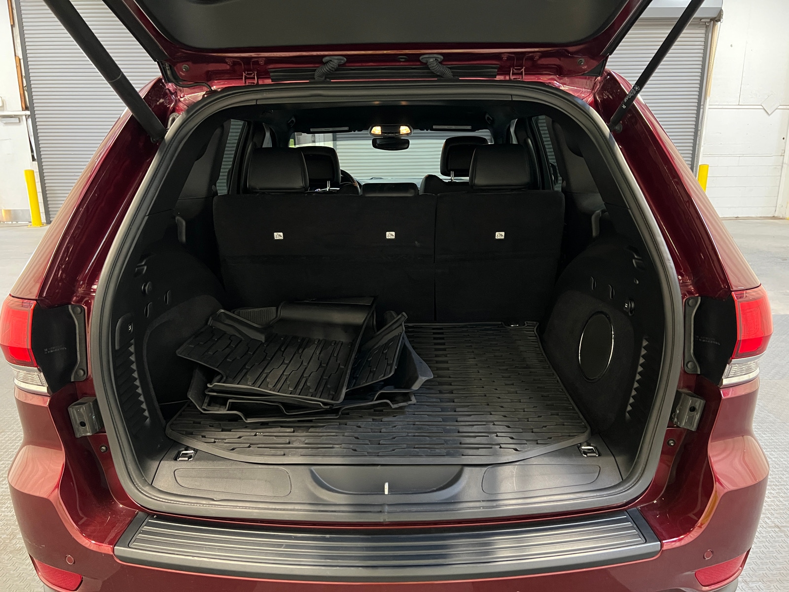 Thumbnail: 2020 Jeep Grand Cherokee - 6