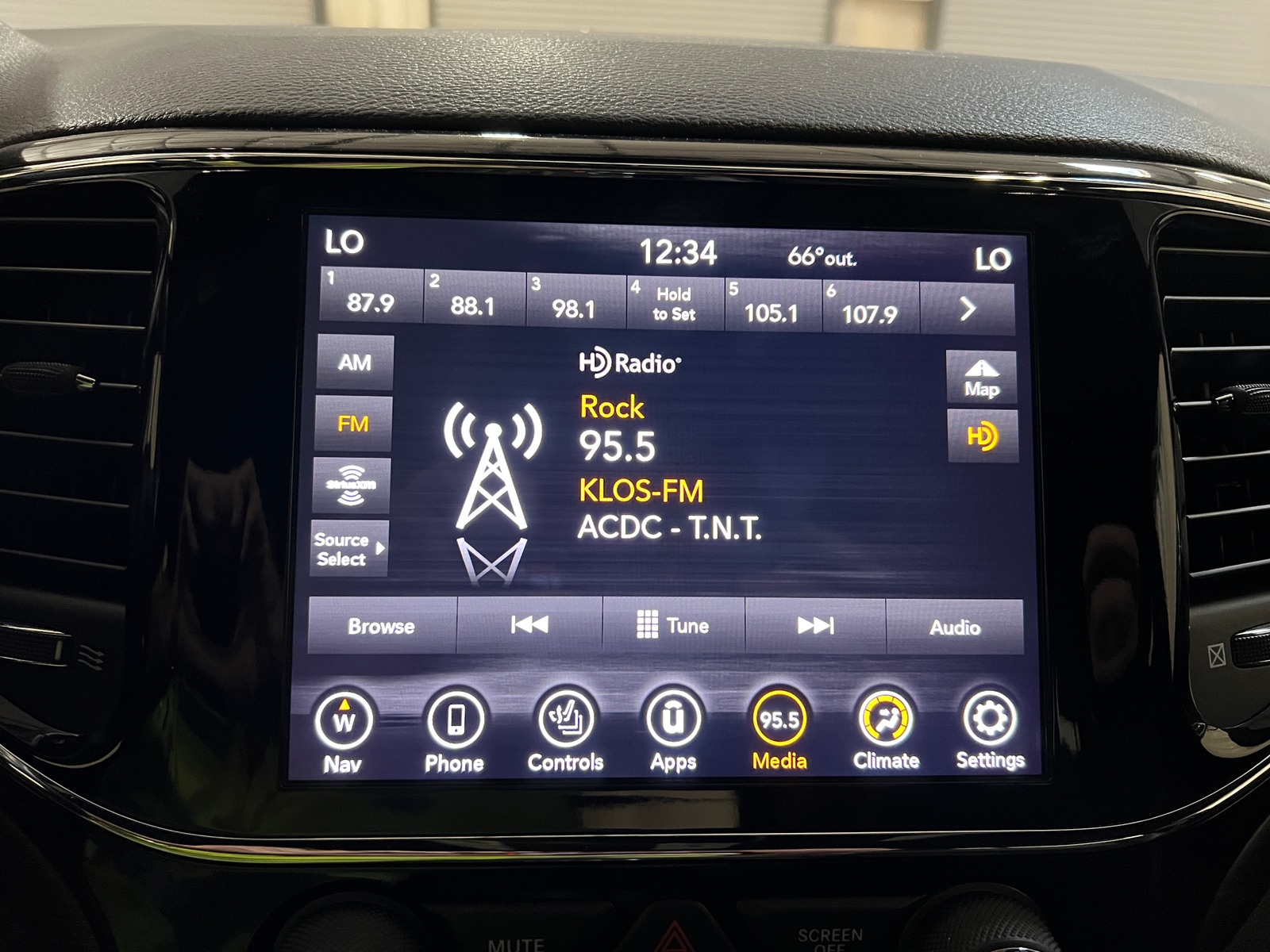 Thumbnail: 2020 Jeep Grand Cherokee - 3