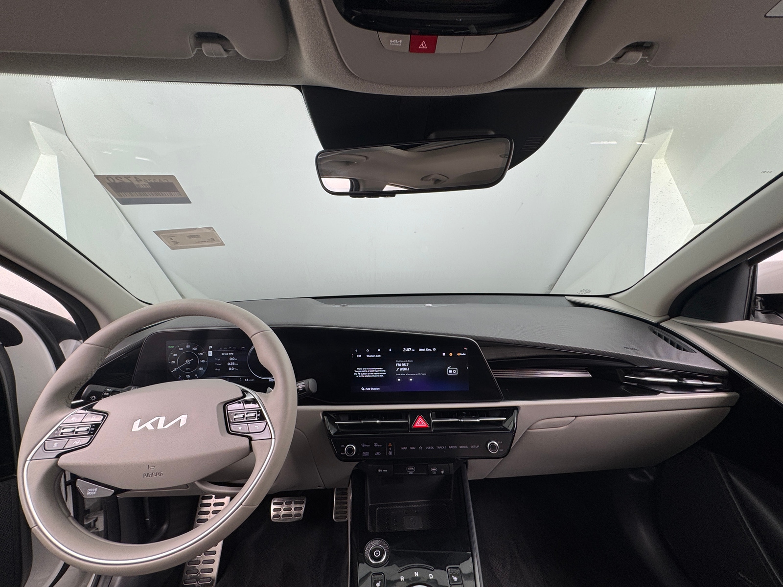 Thumbnail: 2023 Kia Niro - 2