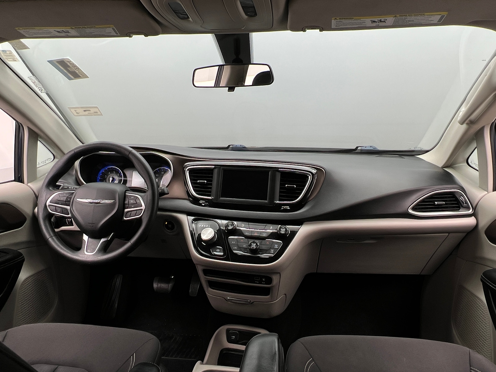 Thumbnail: 2020 Chrysler Voyager - 3